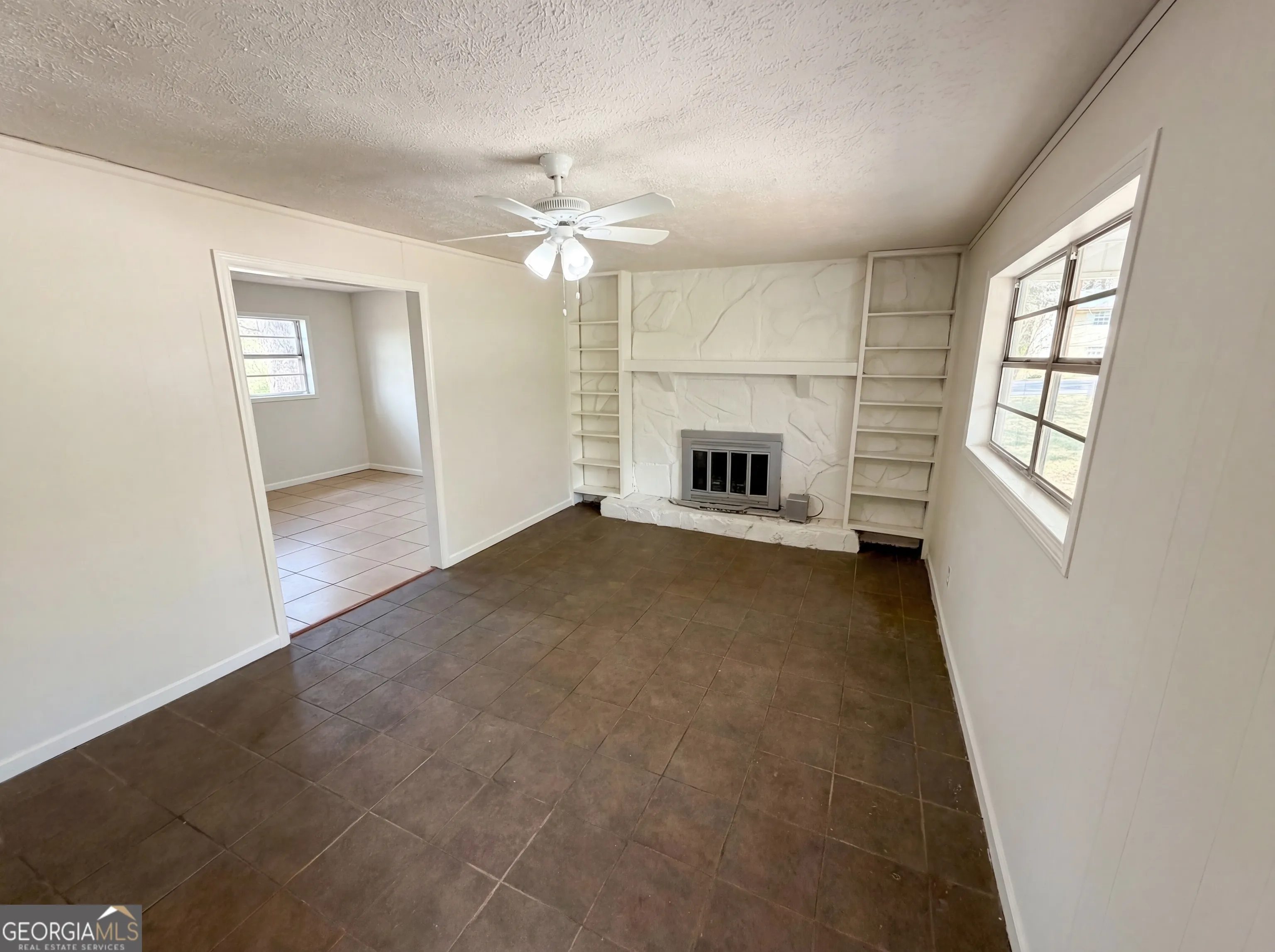 2405 Eric Ln — photo 12 of 19