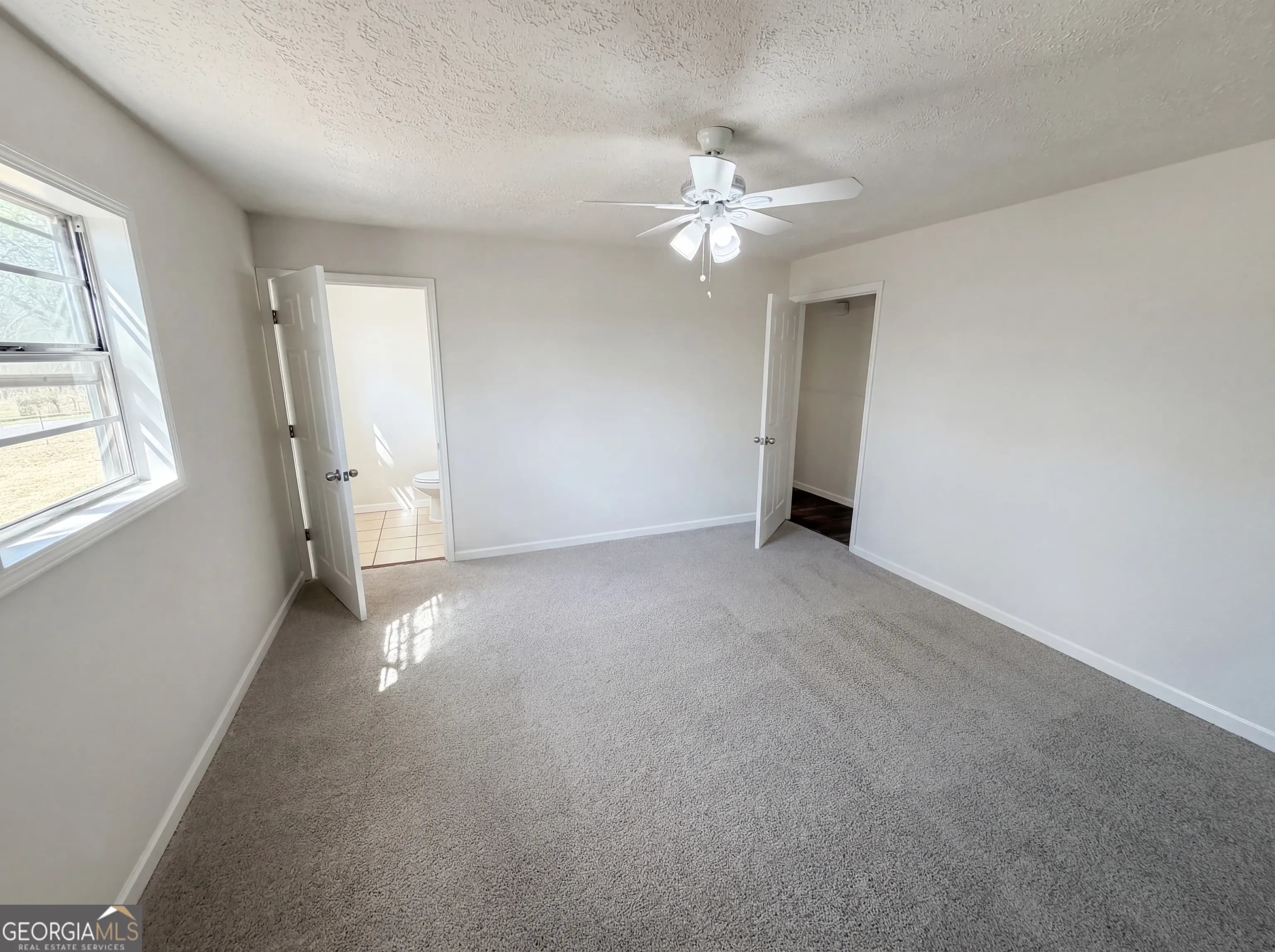 2405 Eric Ln — photo 8 of 19