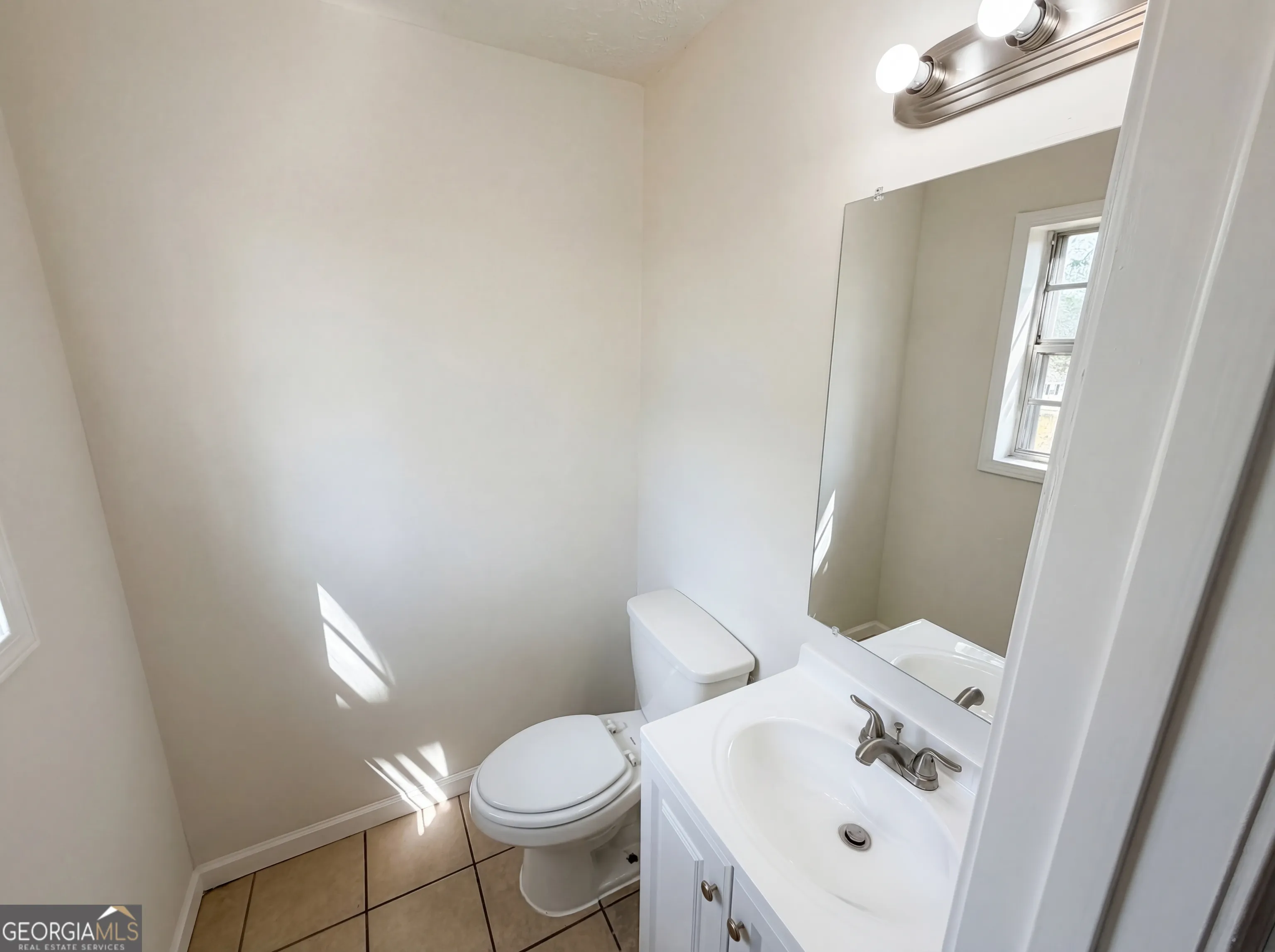 2405 Eric Ln — photo 9 of 19