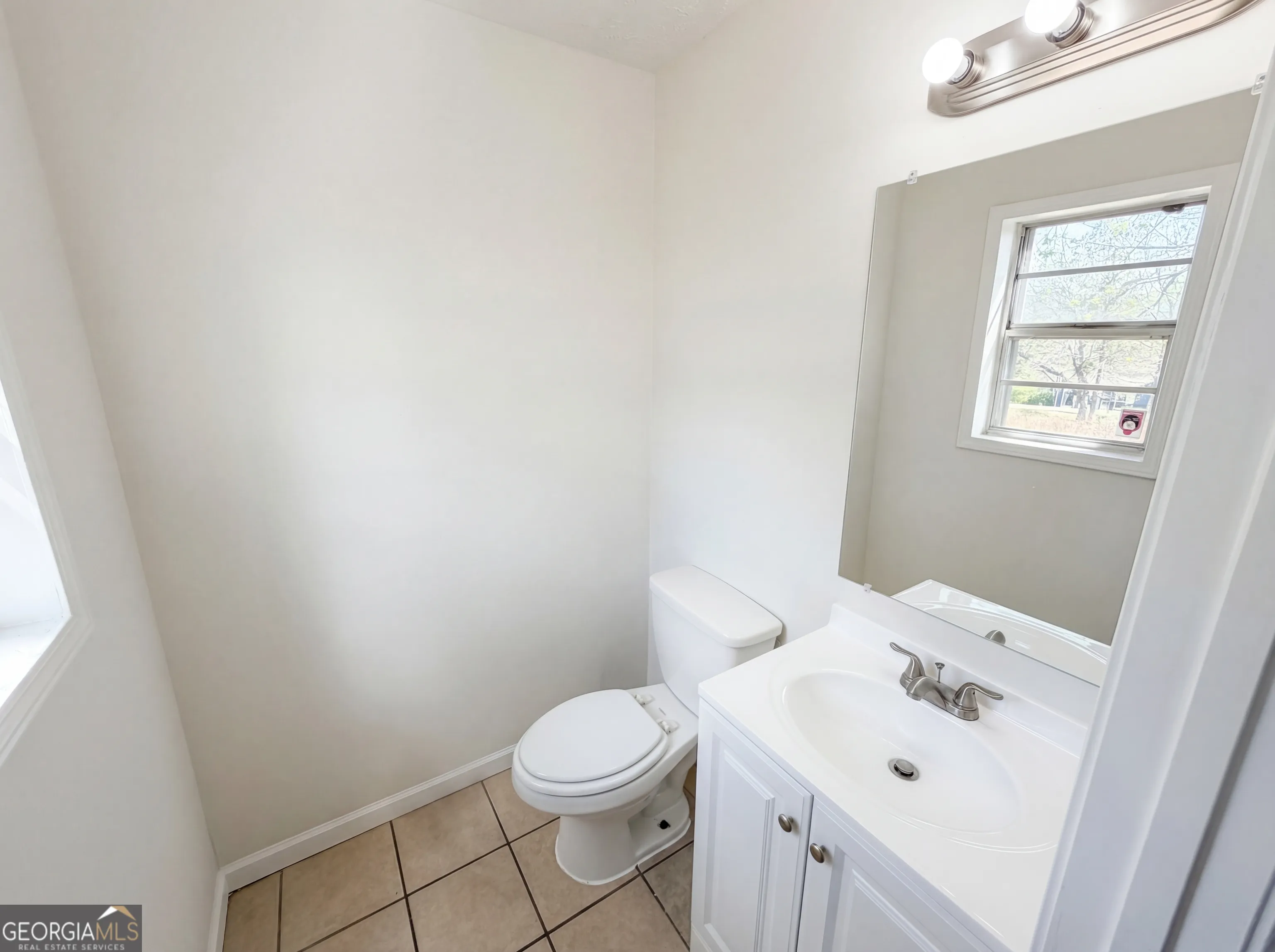 2405 Eric Ln — photo 15 of 19