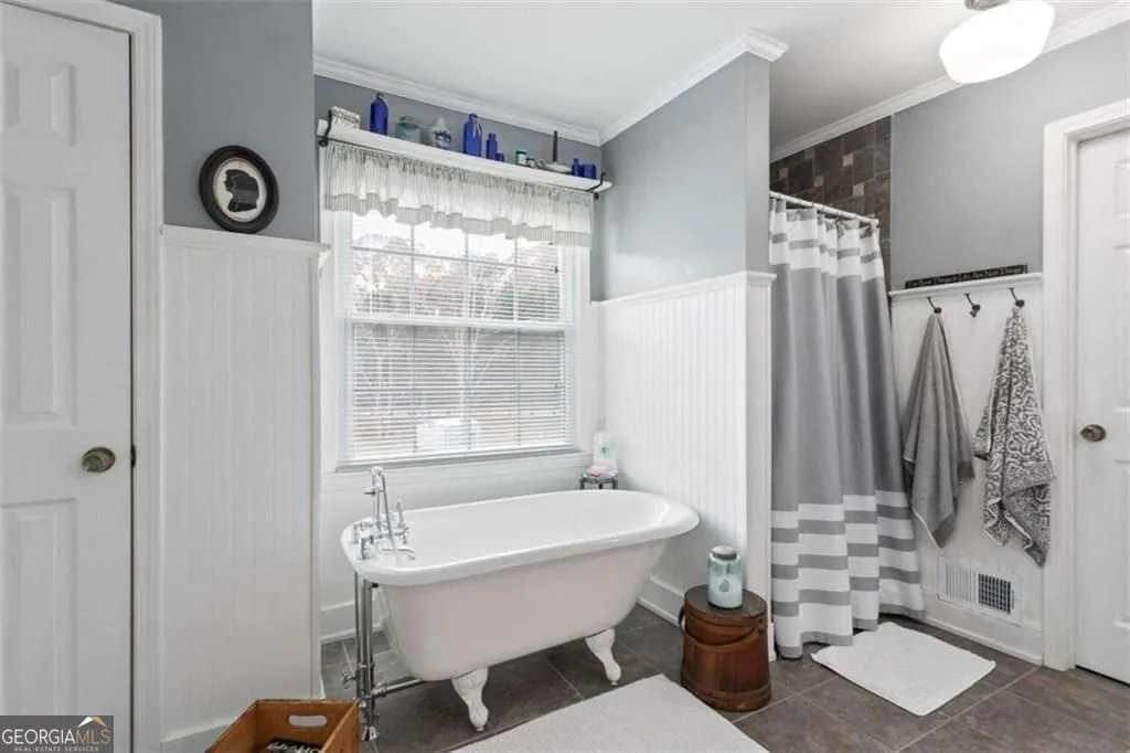66 Charlotte Pl — photo 12 of 40