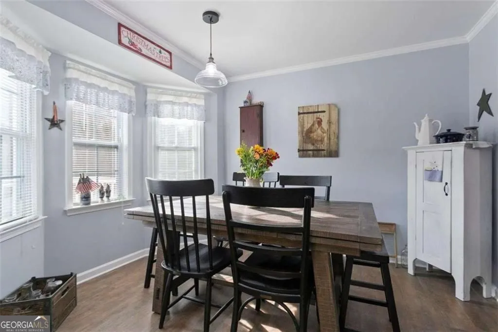 66 Charlotte Pl — photo 4 of 40