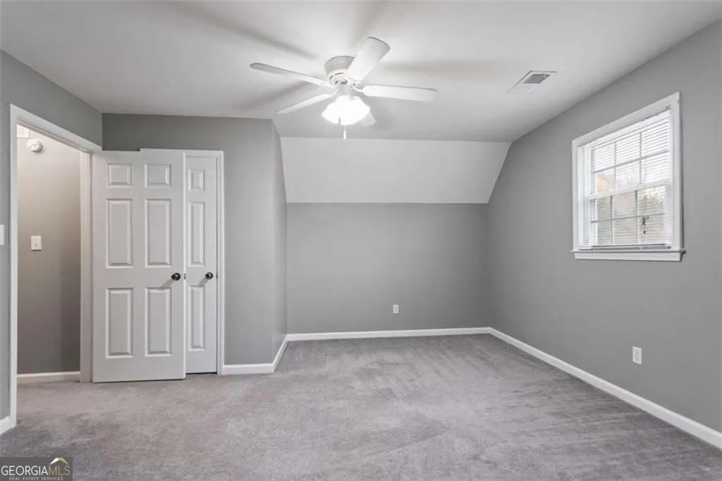 66 Charlotte Pl — photo 14 of 40