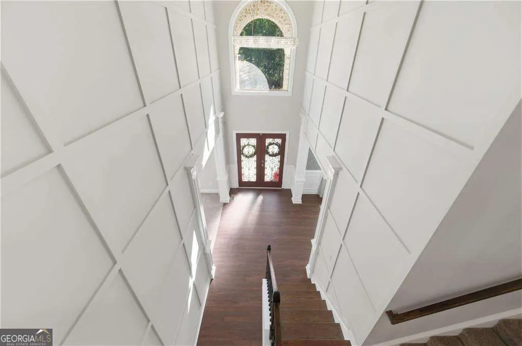 6160 Belmont Dr — photo 6 of 40