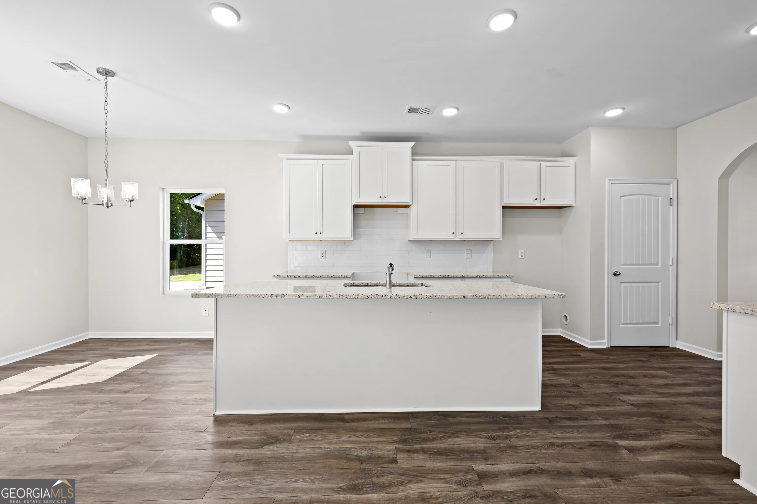 505 Charleston Pl — photo 9 of 44