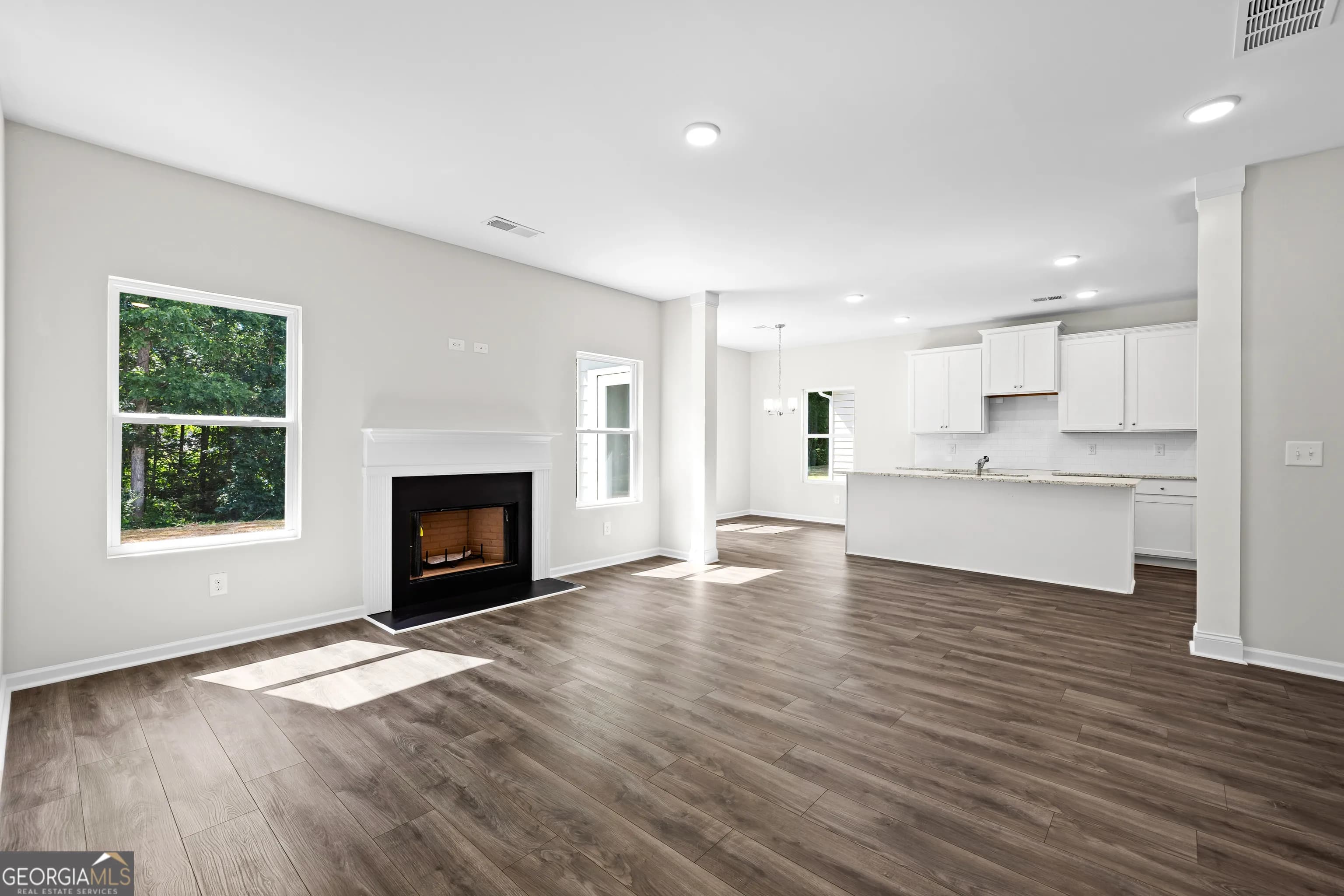 505 Charleston Pl — photo 8 of 44