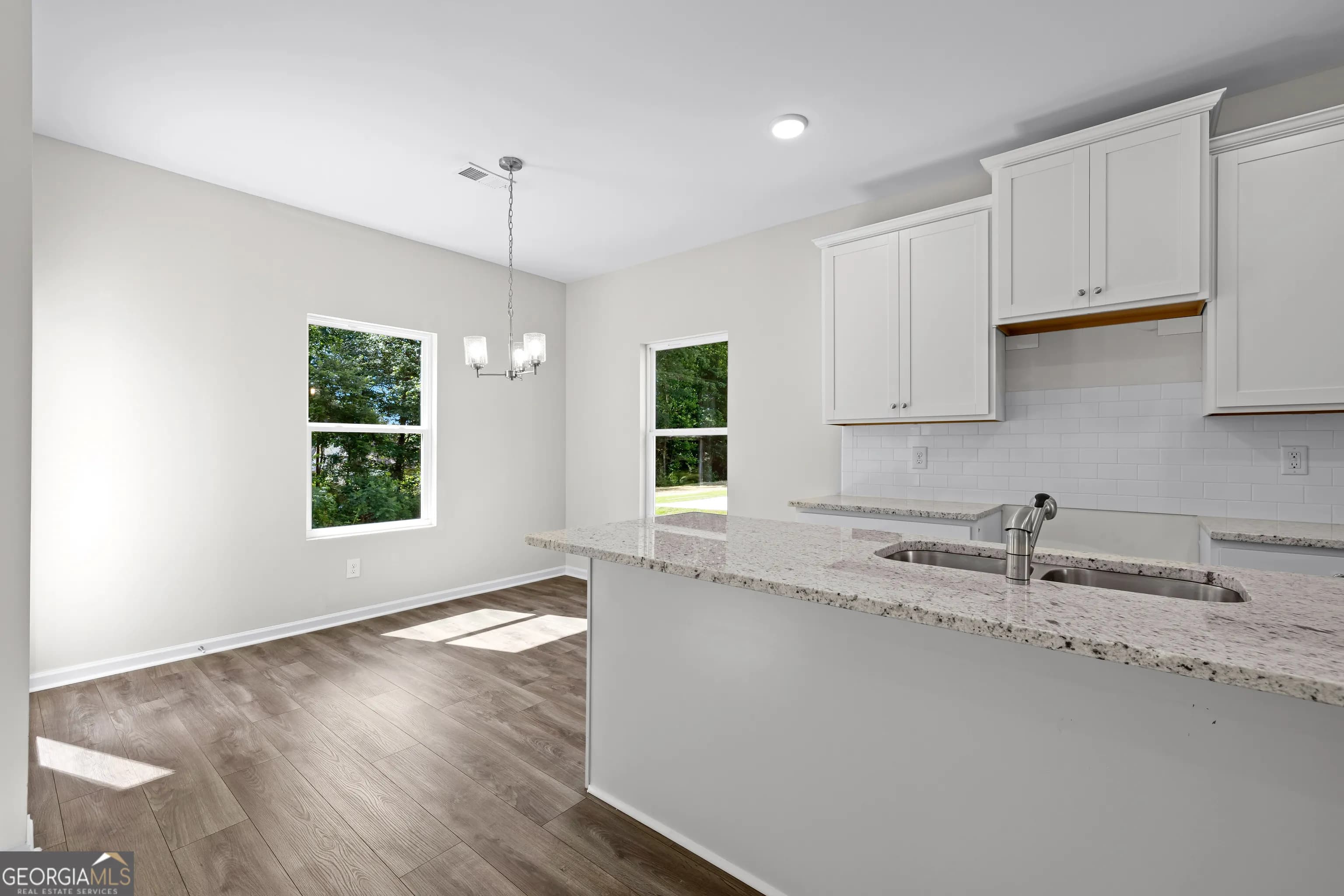 505 Charleston Pl — photo 10 of 44
