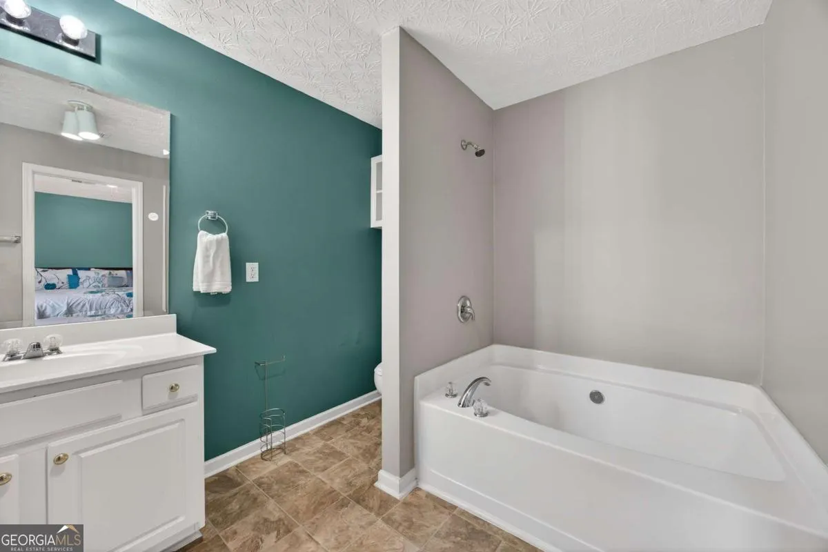 402 Mount Laurel Dr — photo 10 of 28