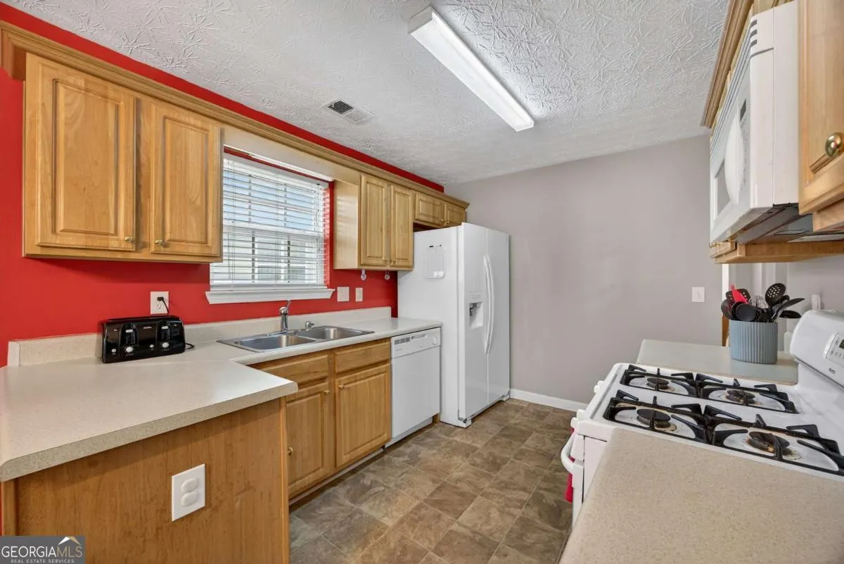402 Mount Laurel Dr — photo 3 of 28