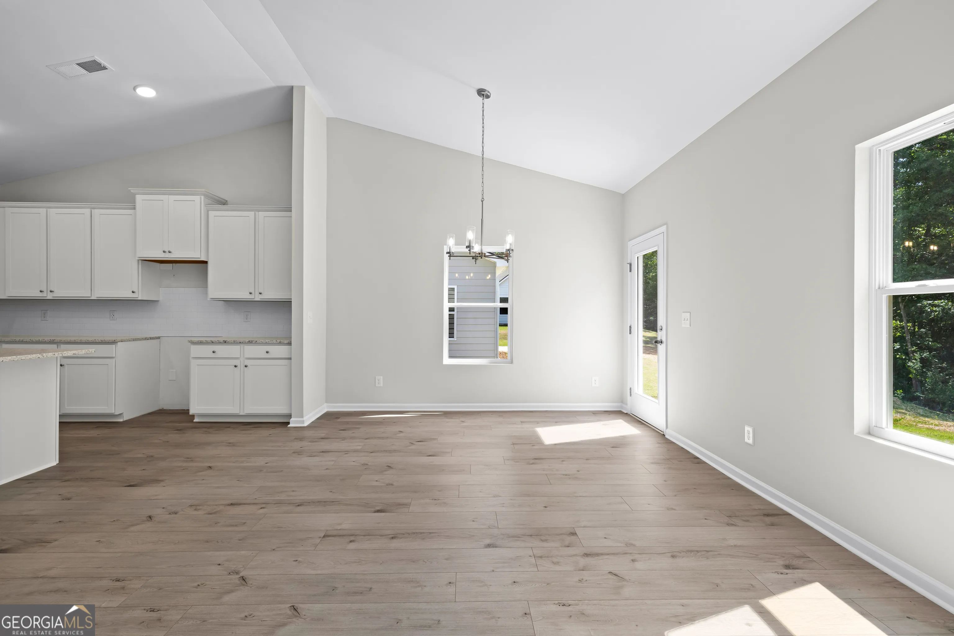 503 Charleston Pl — photo 15 of 34