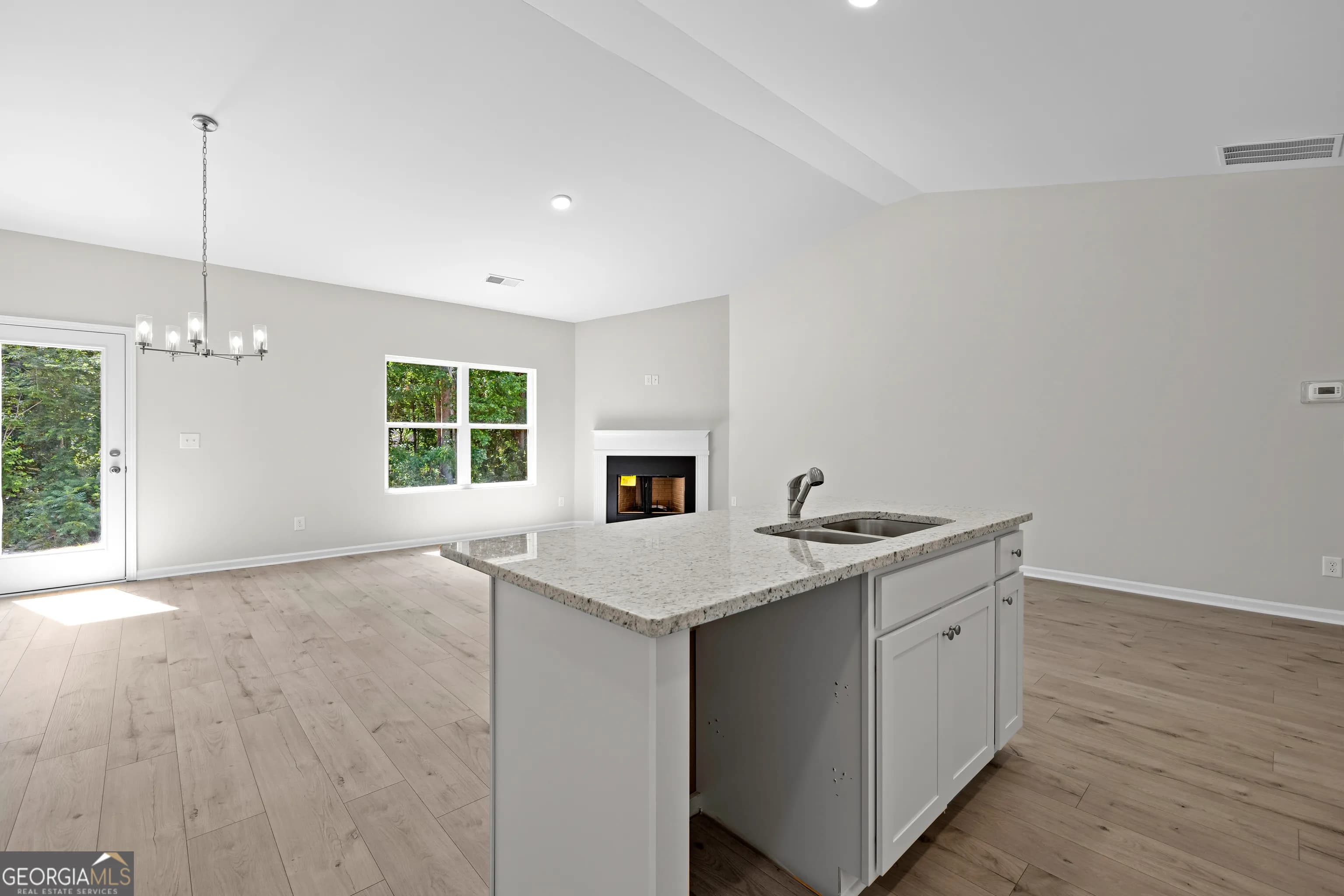 503 Charleston Pl — photo 12 of 34