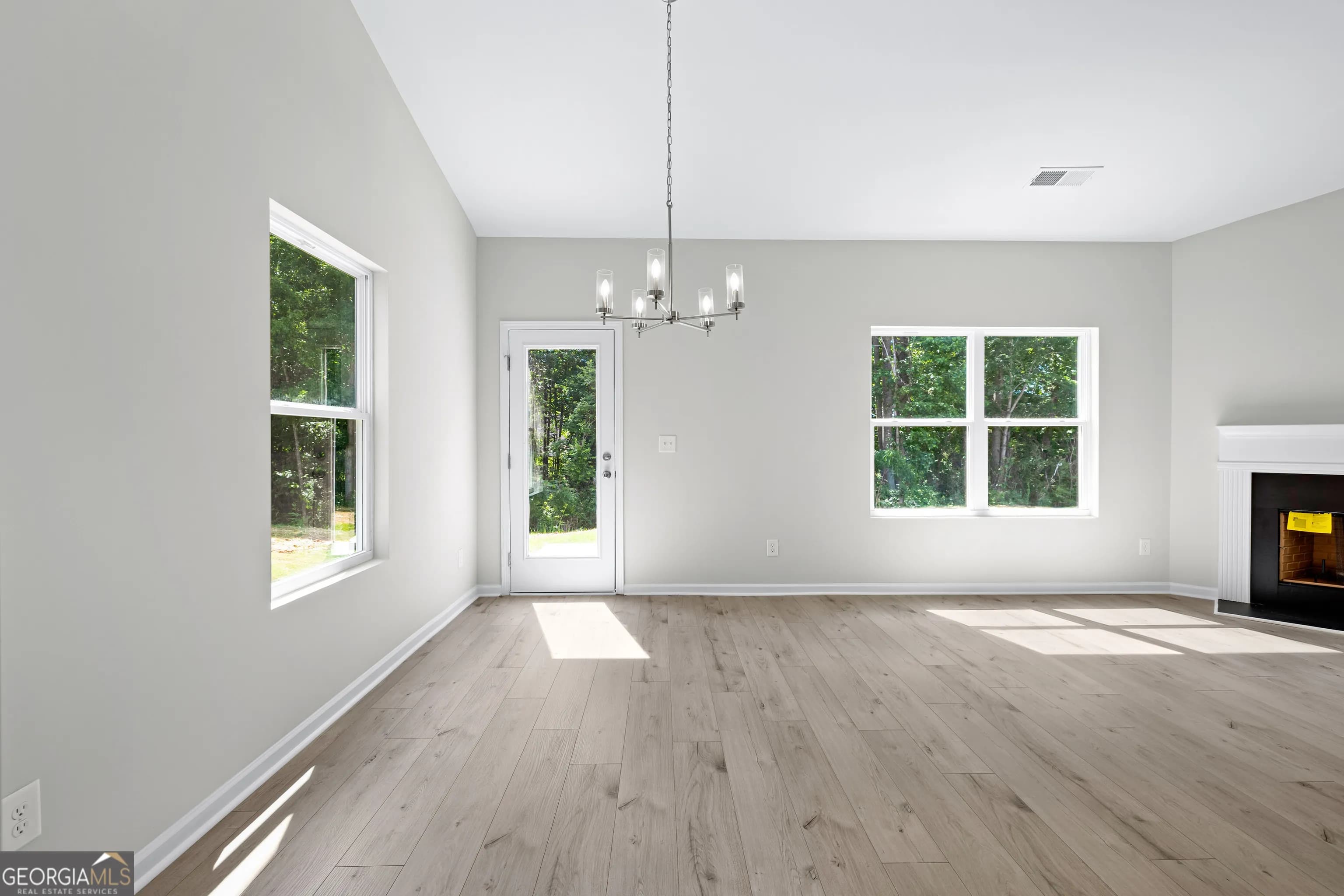 503 Charleston Pl — photo 14 of 34