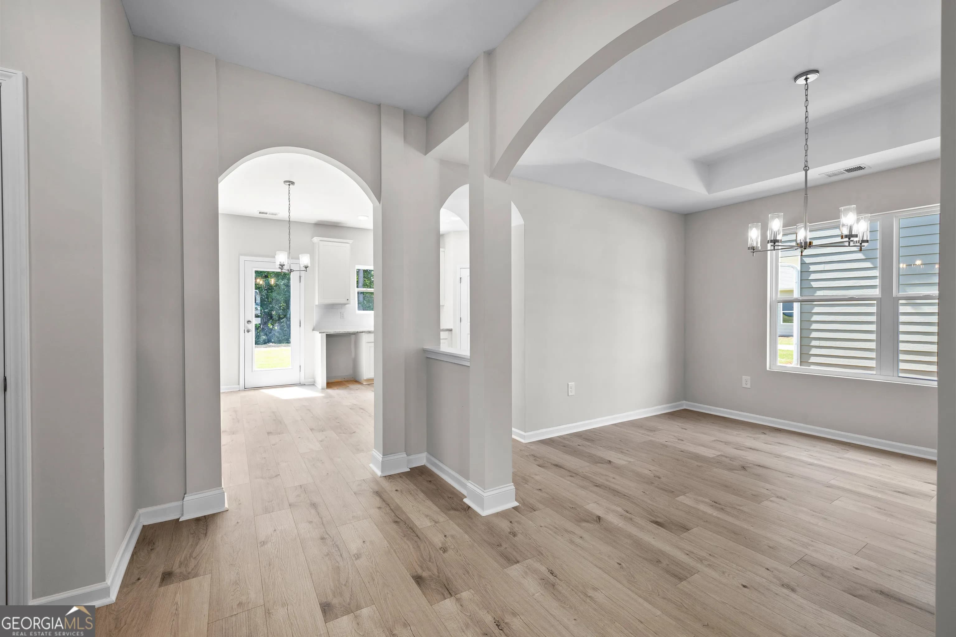 501 Charleston Pl — photo 6 of 43