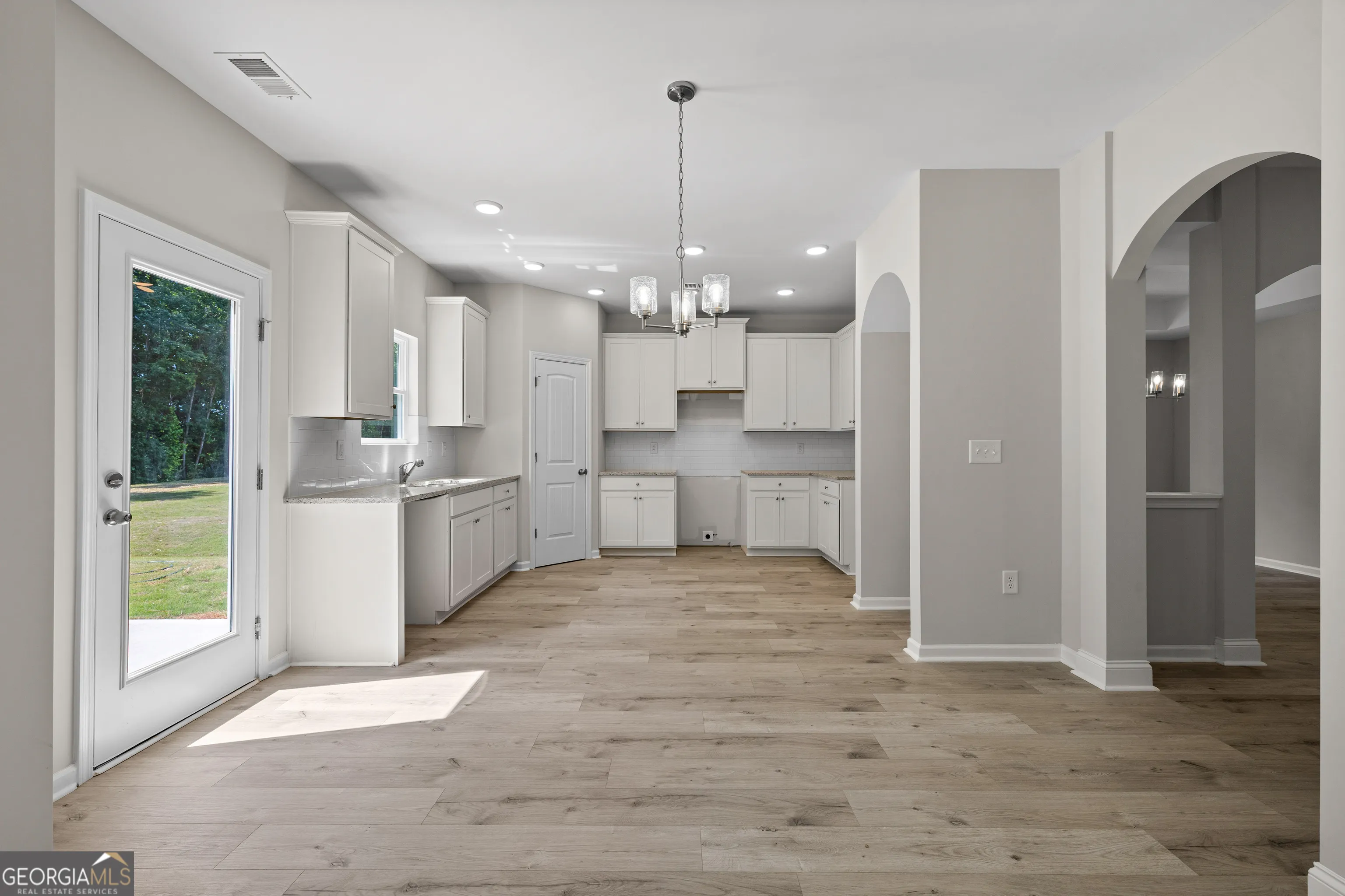 501 Charleston Pl — photo 12 of 43