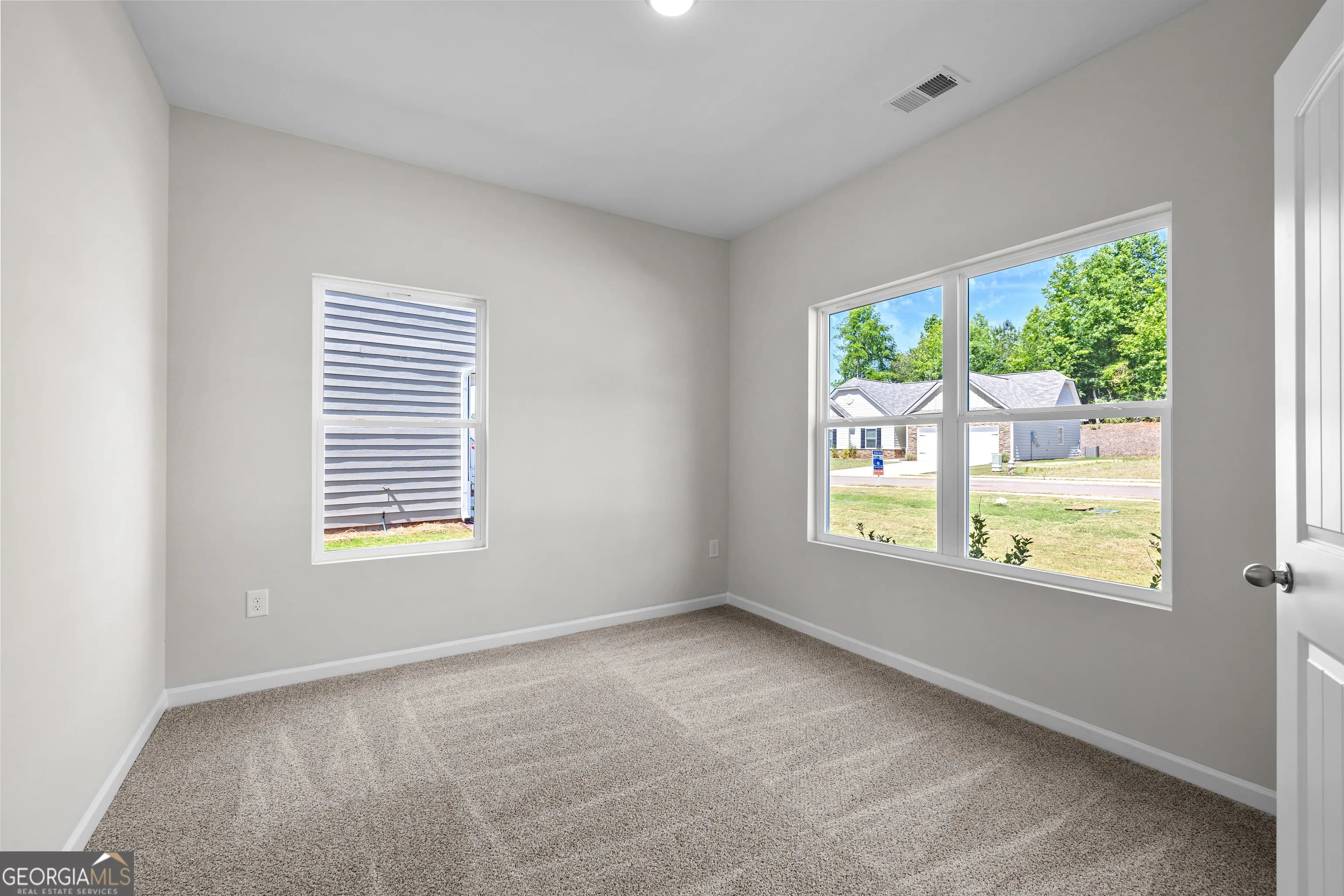 501 Charleston Pl — photo 4 of 43