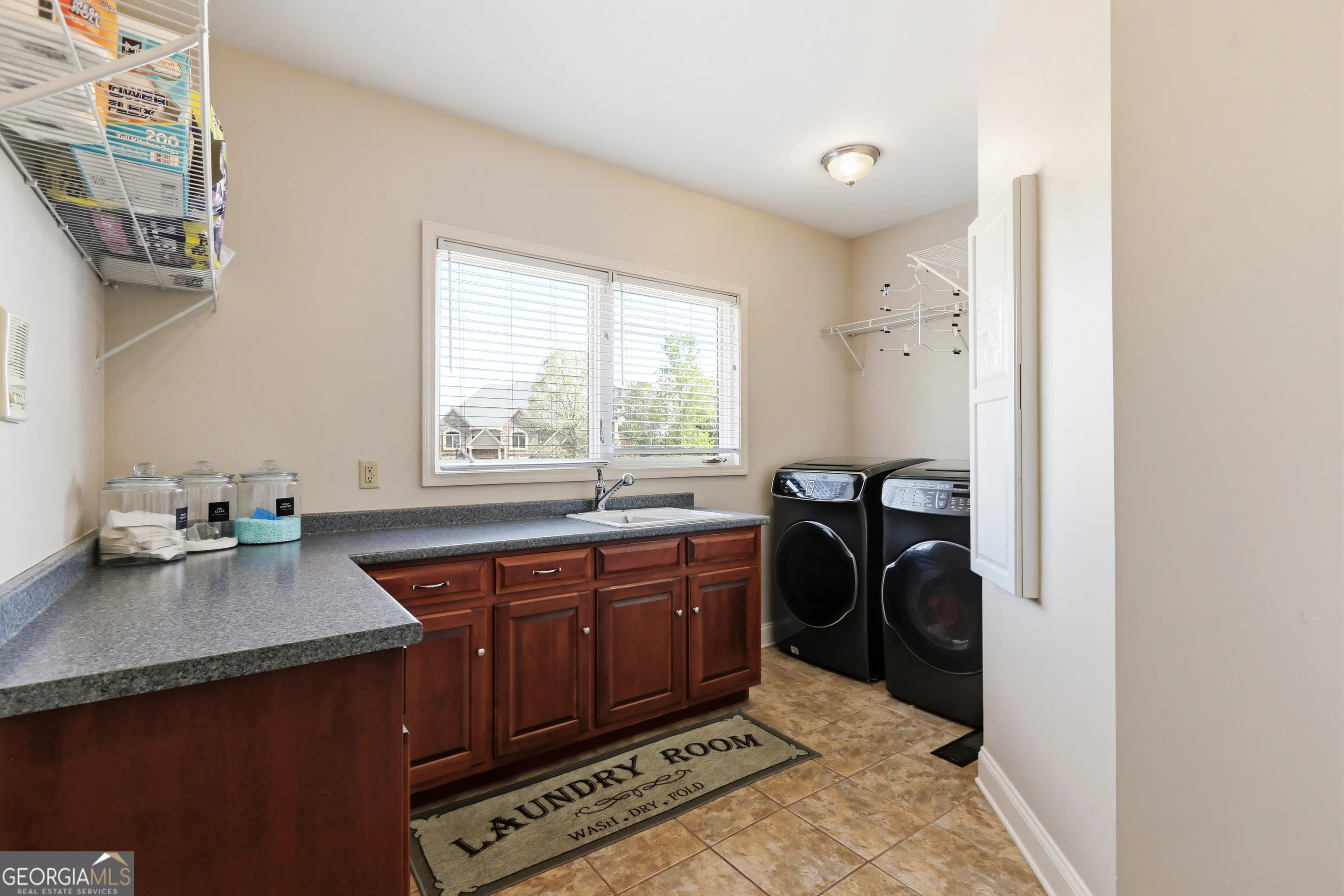 5653 Tuxedo Dr — photo 20 of 61