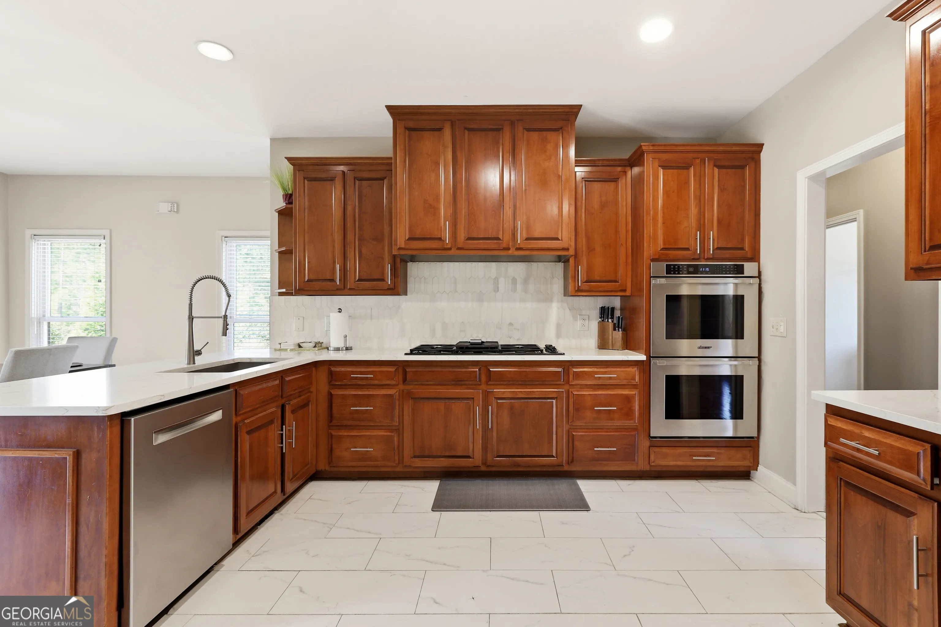 5653 Tuxedo Dr — photo 11 of 61
