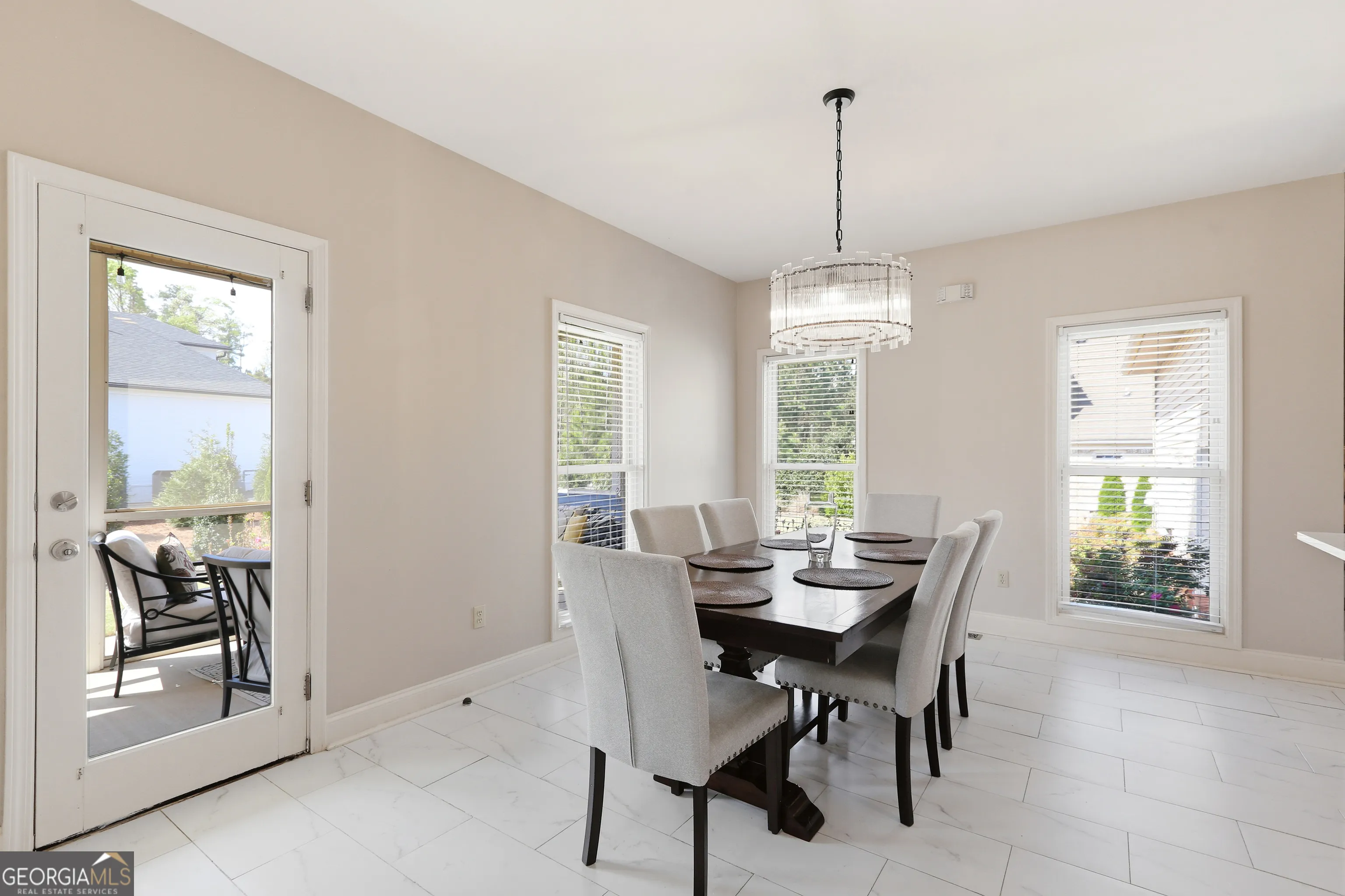 5653 Tuxedo Dr — photo 17 of 61