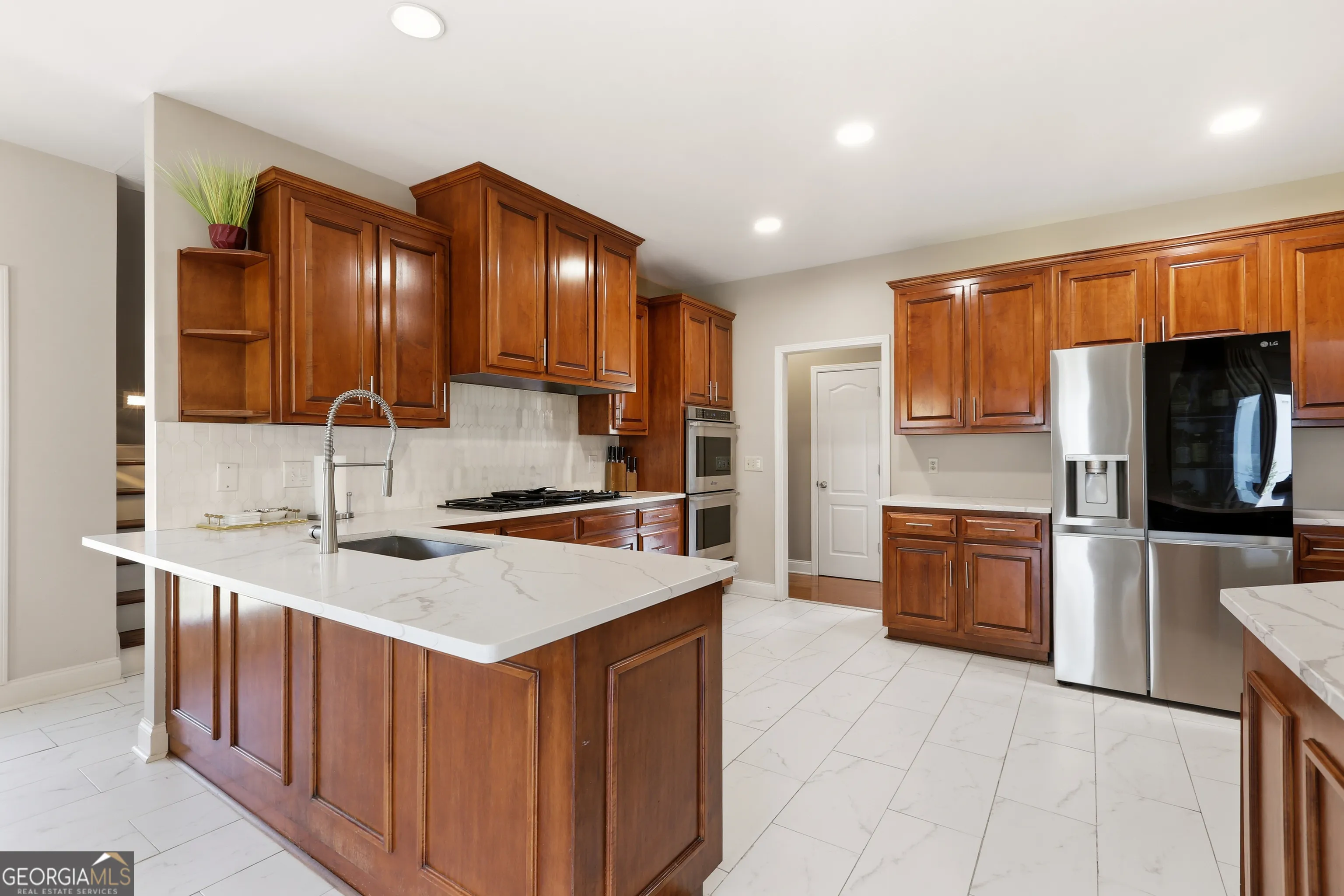 5653 Tuxedo Dr — photo 10 of 61