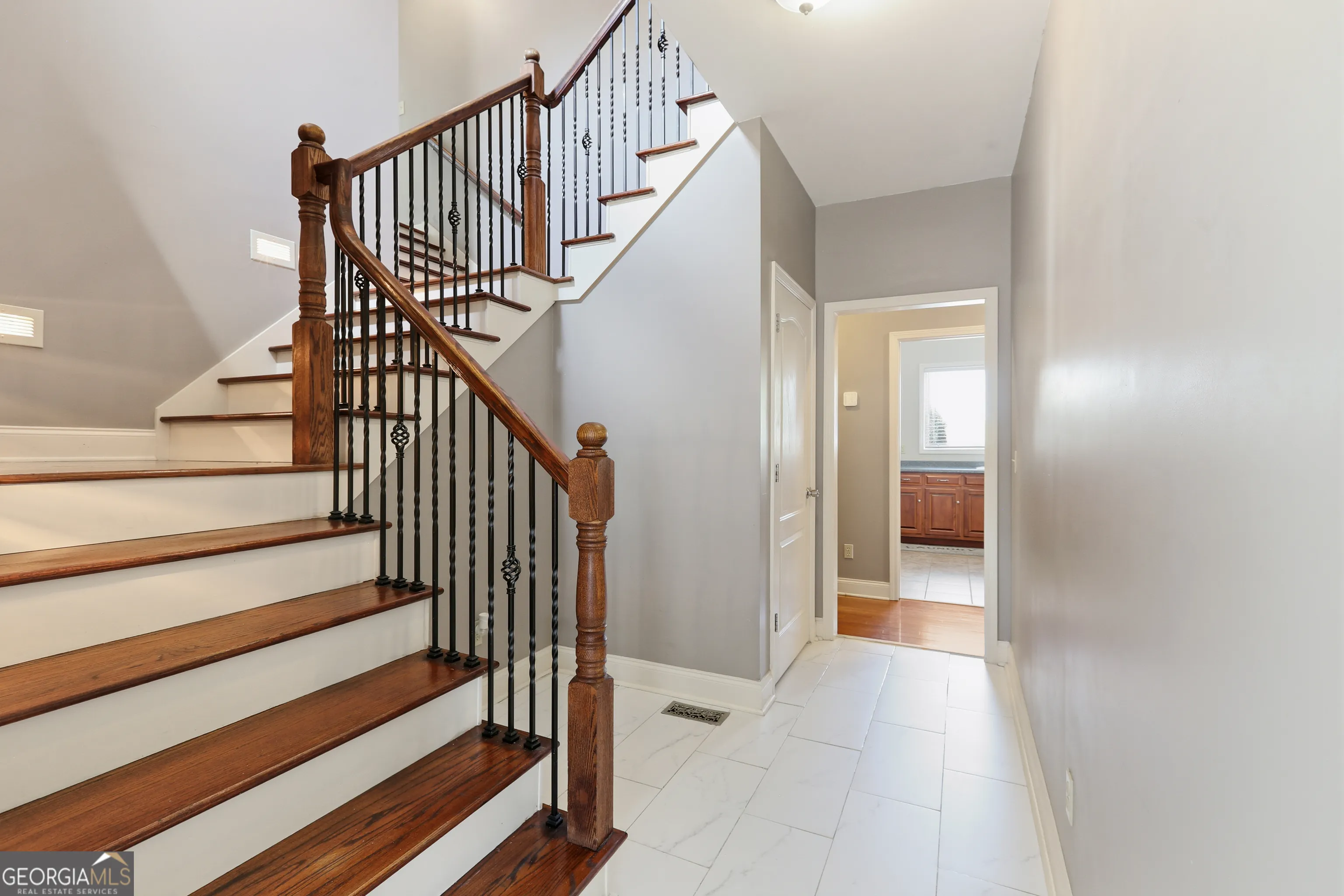 5653 Tuxedo Dr — photo 18 of 61