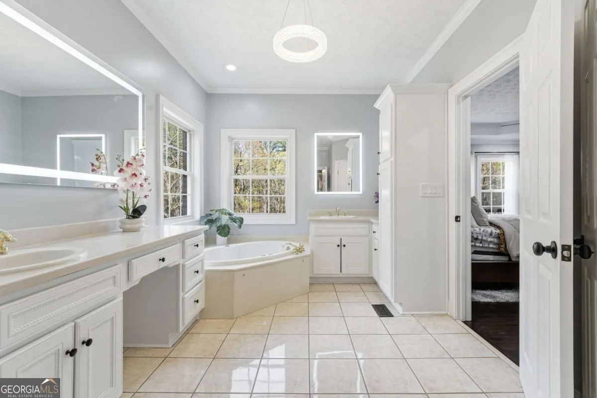 5666 Chapel Hill Rd — photo 15 of 57