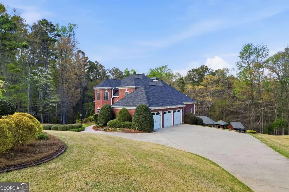 5666 Chapel Hill Rd — photo 2 of 57