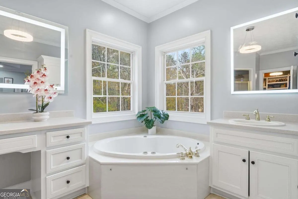 5666 Chapel Hill Rd — photo 14 of 57