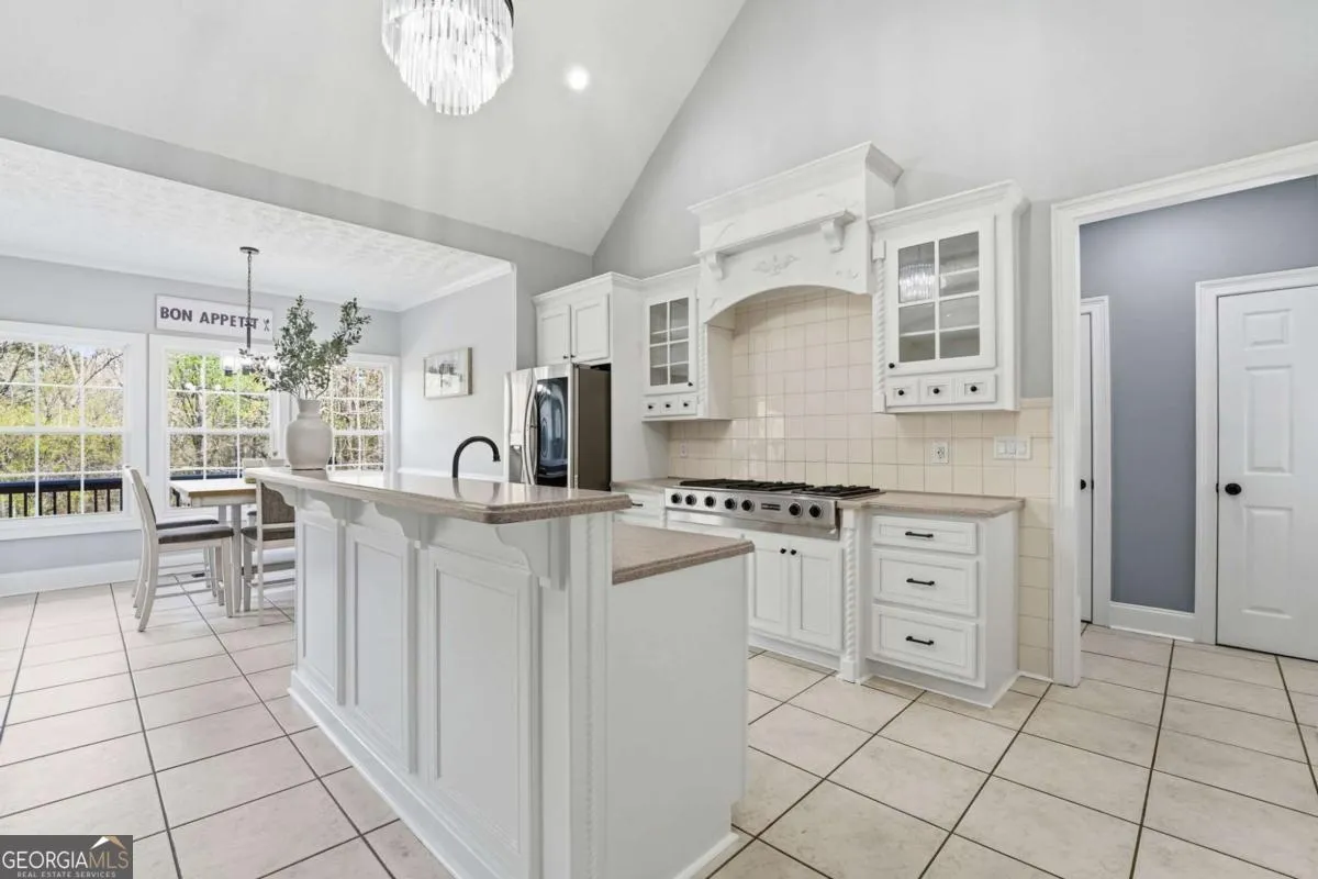 5666 Chapel Hill Rd — photo 3 of 57