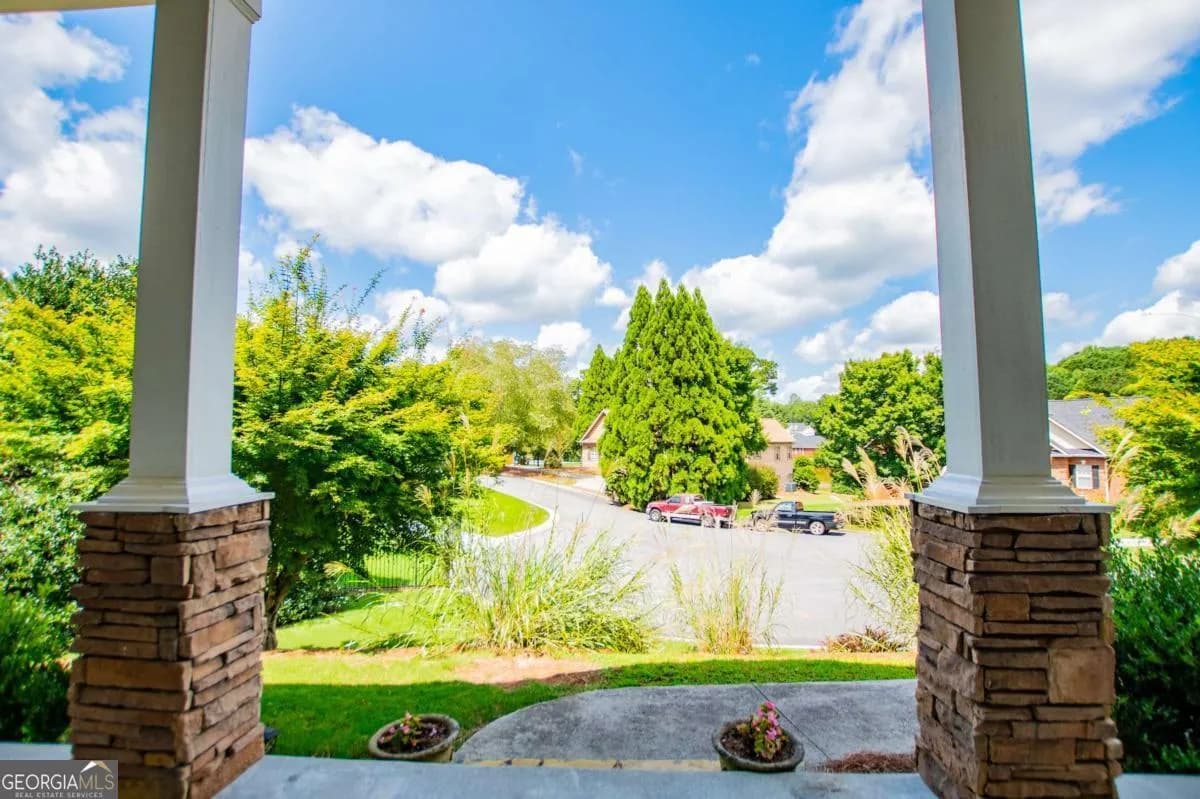 104 Hidden Lake Dr — photo 11 of 73