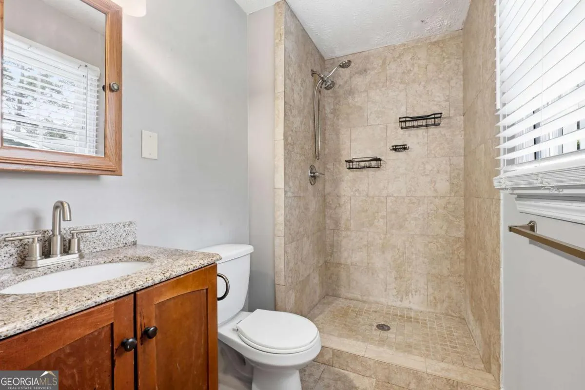 6653 Prinston Cir — photo 3 of 25