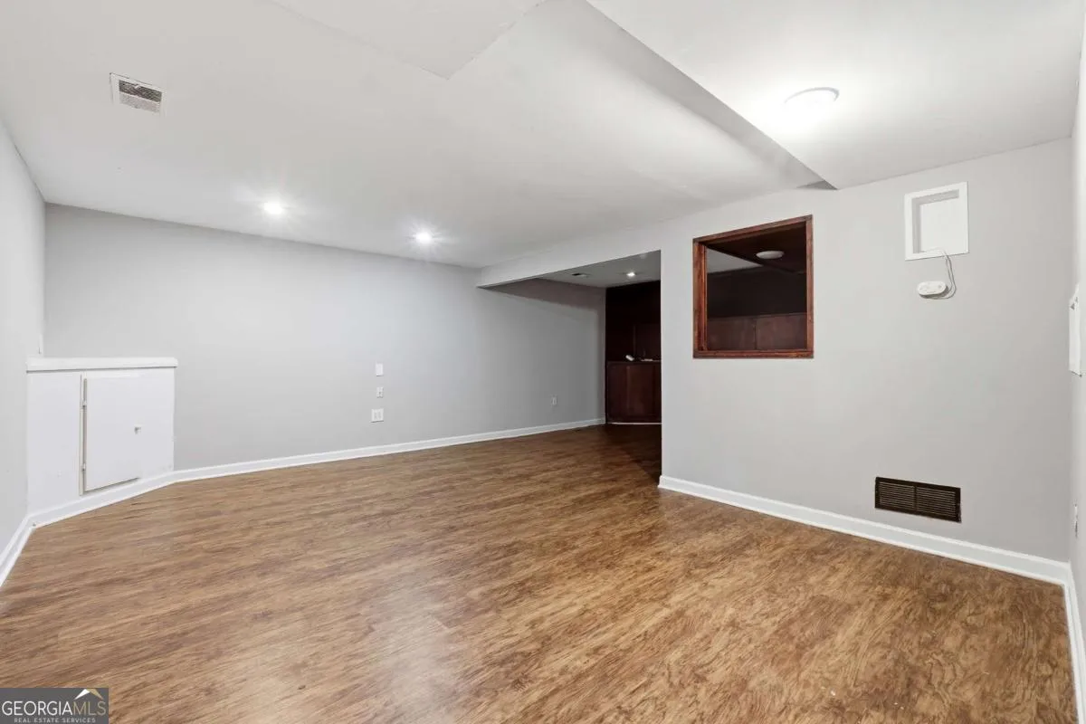 6653 Prinston Cir — photo 10 of 25