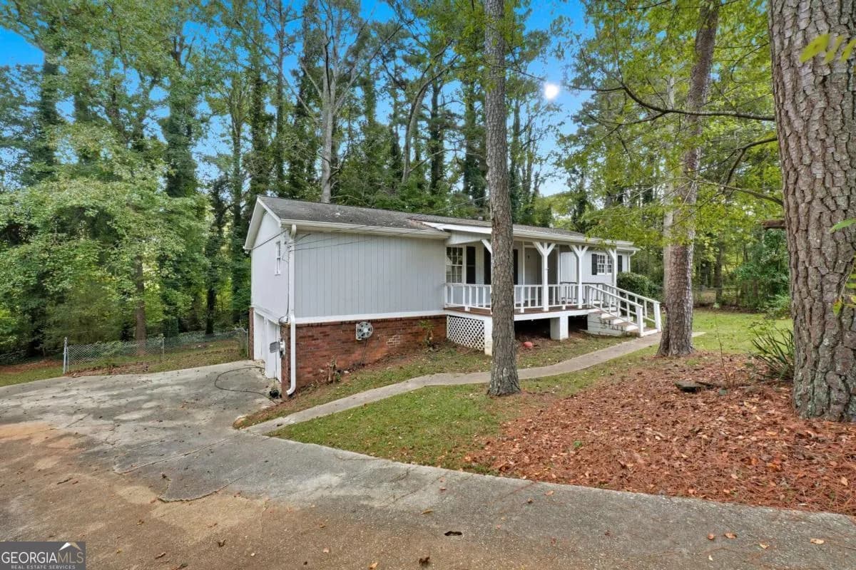 6653 Prinston Cir — photo 13 of 25