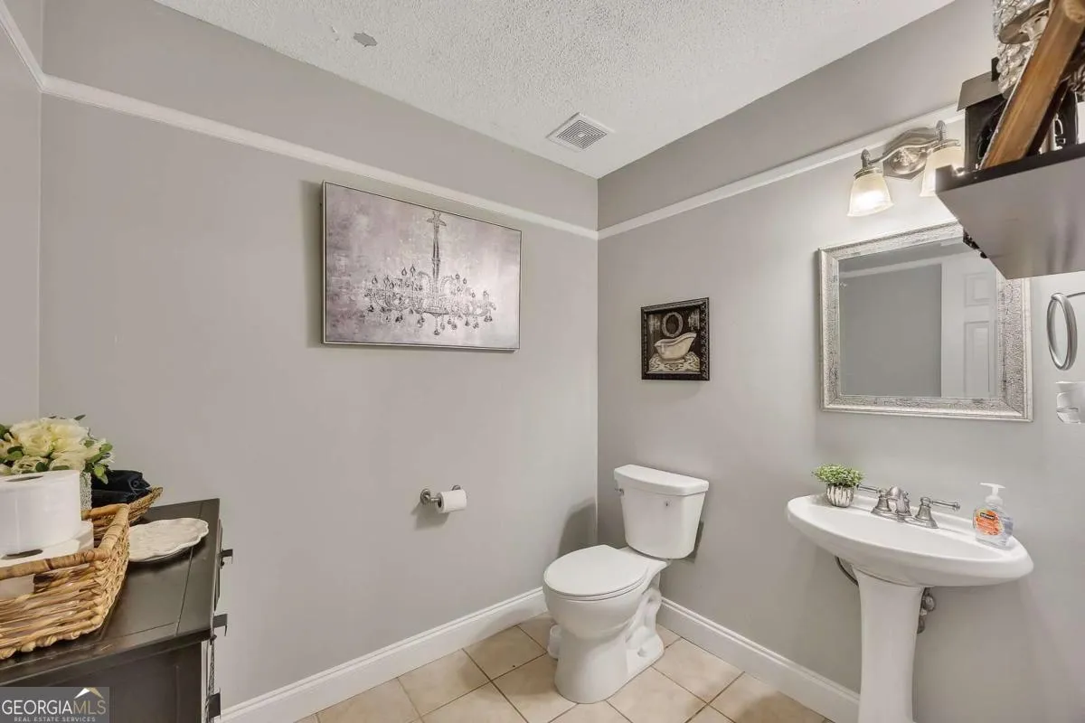 131 Banyon Ct — photo 6 of 31