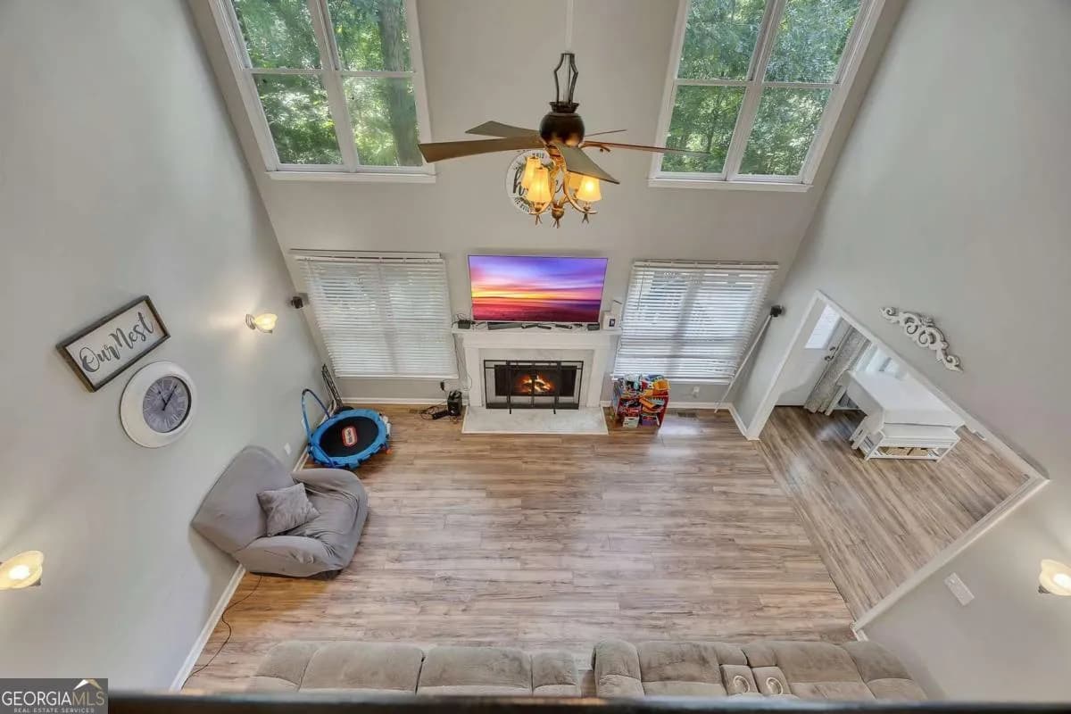 131 Banyon Ct — photo 5 of 31