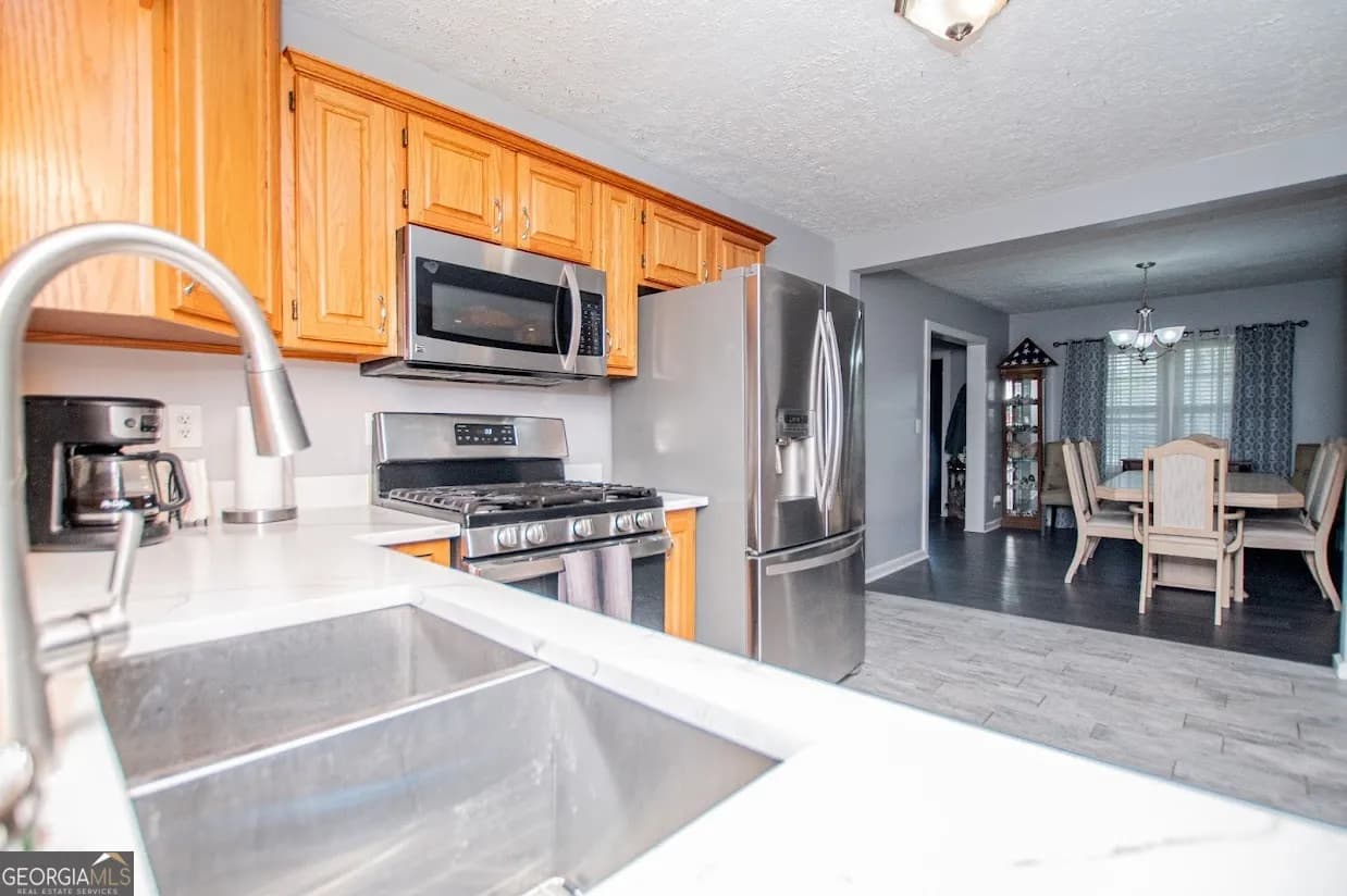 1011 Rainey Rd — photo 3 of 90