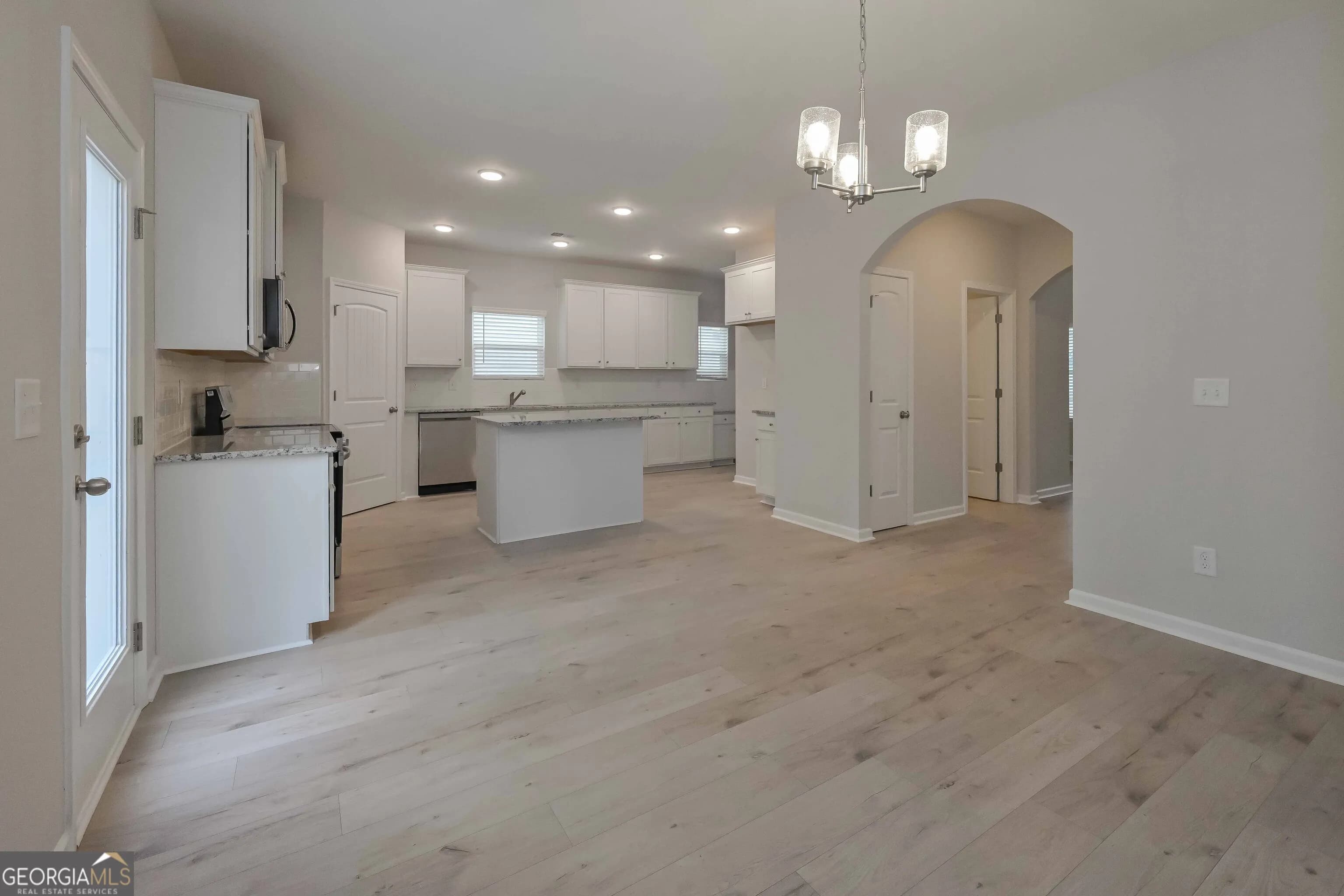 489 Charleston Pl — photo 4 of 36