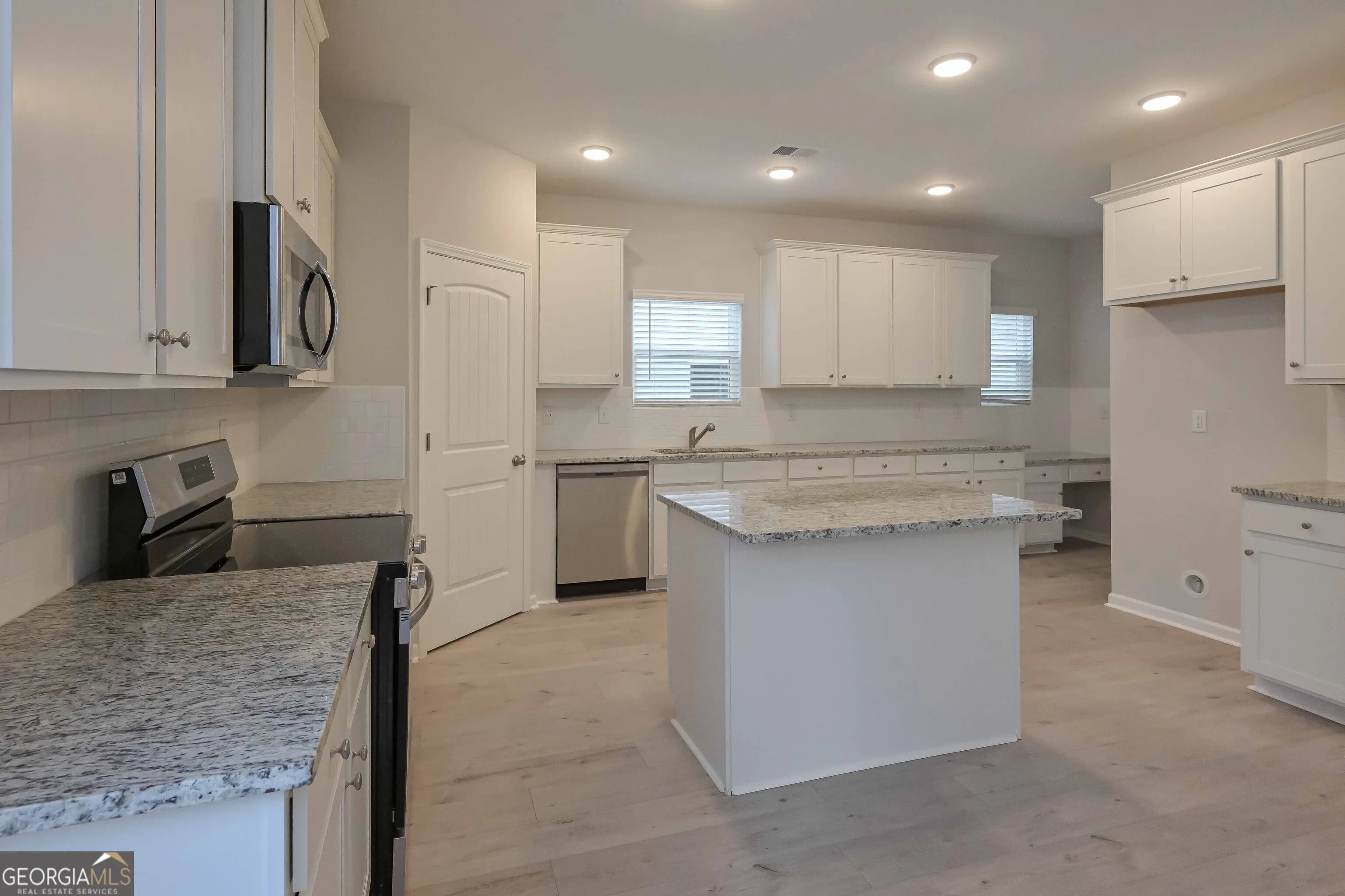 489 Charleston Pl — photo 7 of 36