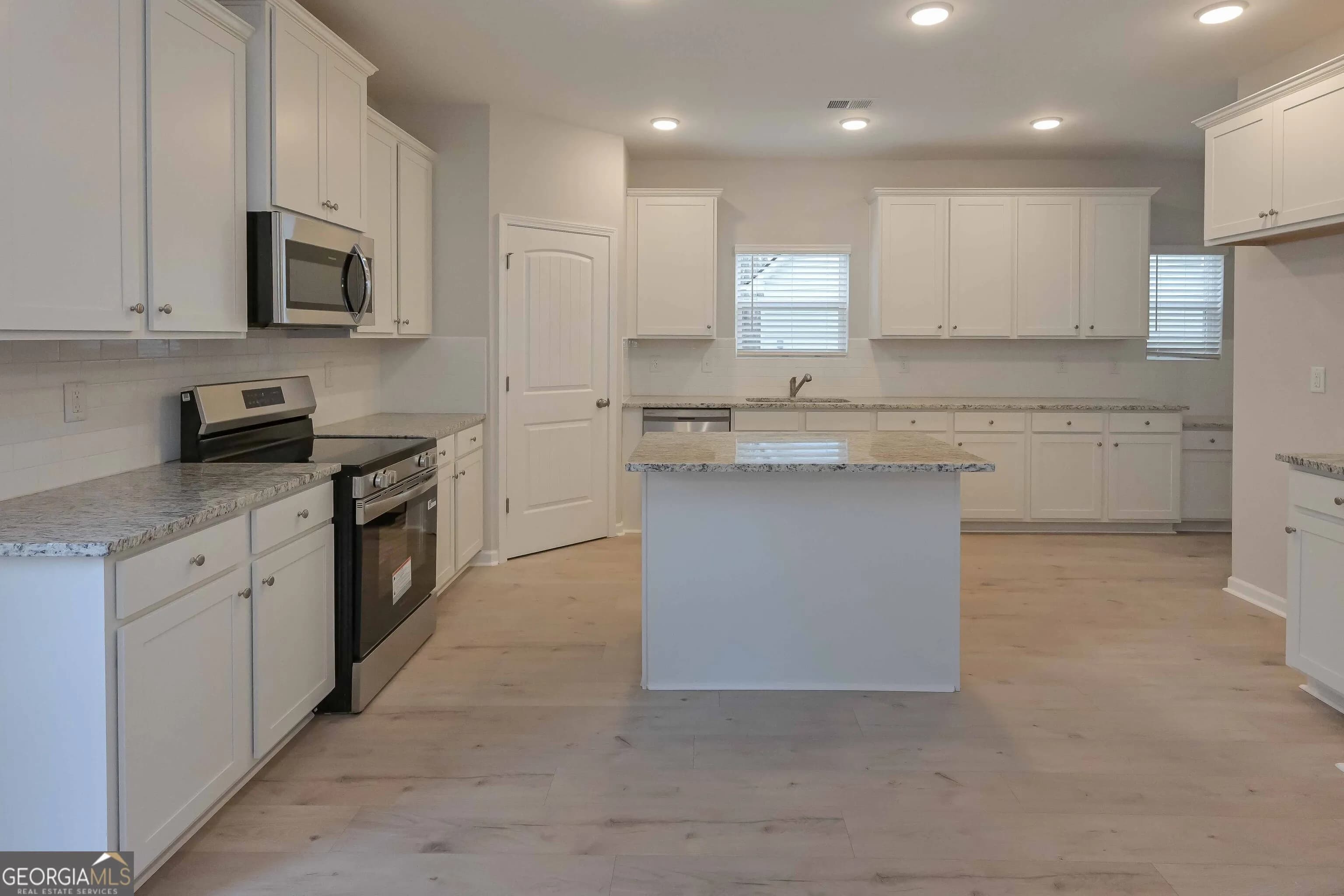489 Charleston Pl — photo 8 of 36