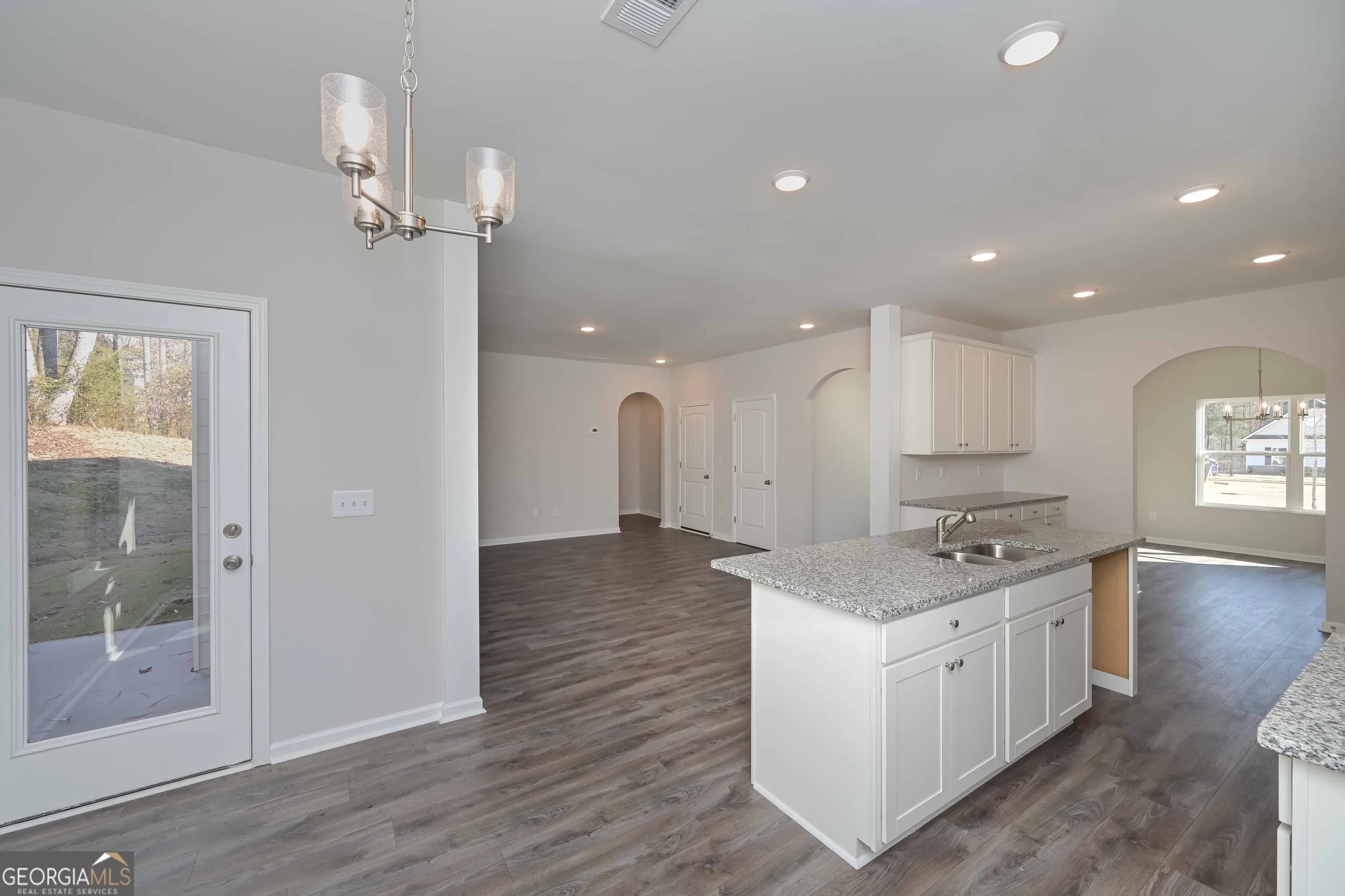 487 Charleston Pl — photo 4 of 34