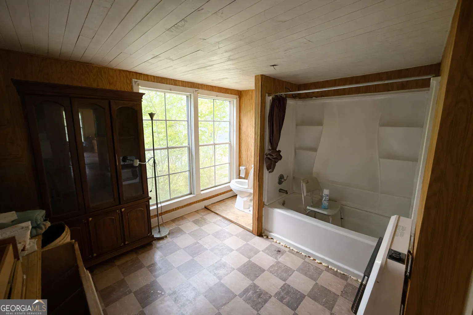 610 E Johnson St — photo 18 of 20