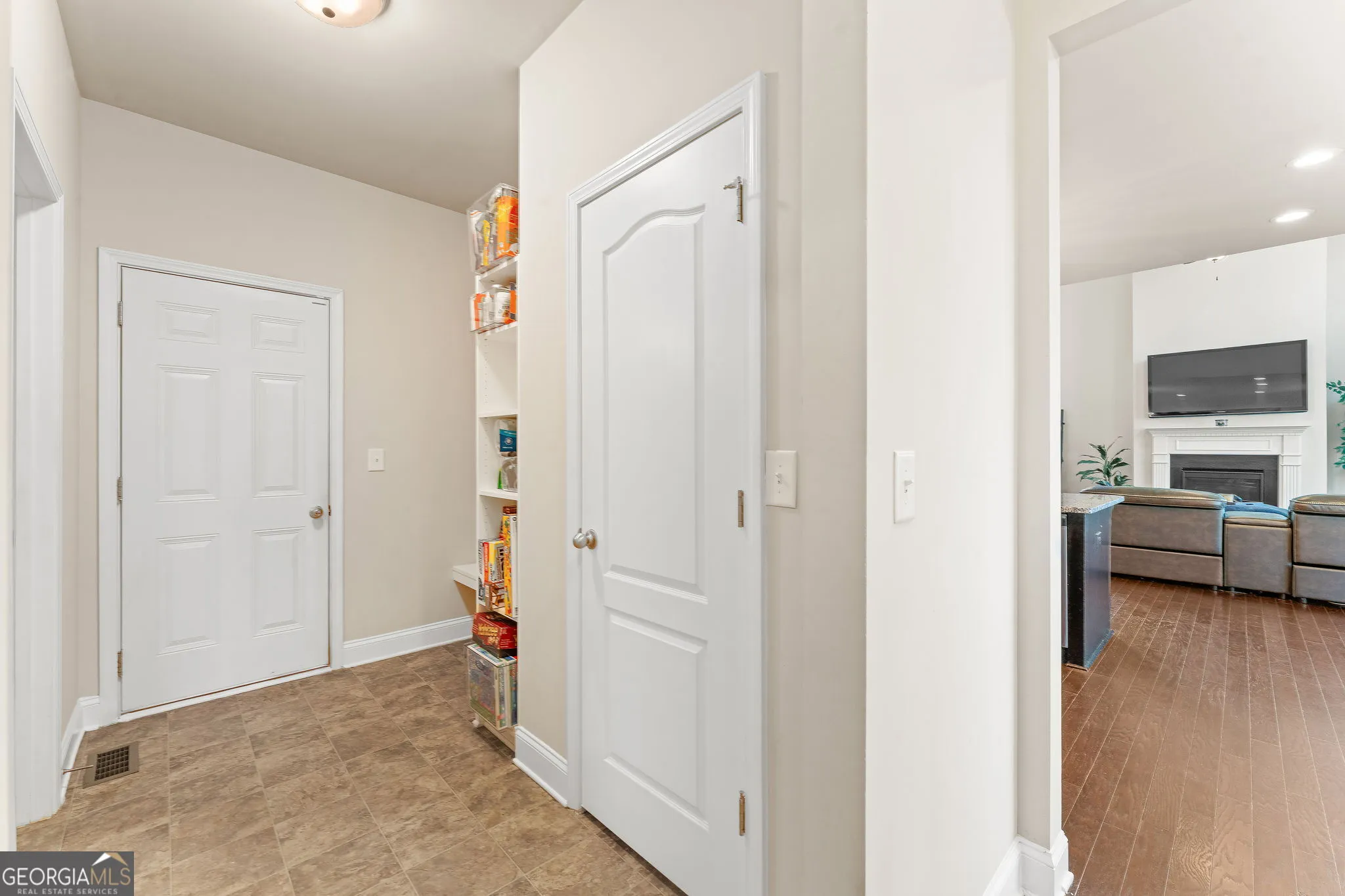 303 Eagle Rock Dr — photo 14 of 44