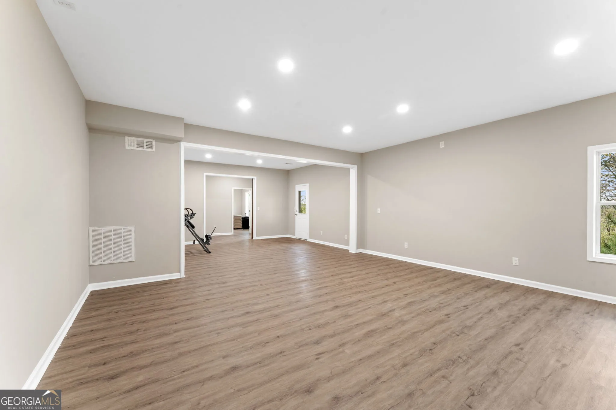303 Eagle Rock Dr — photo 26 of 44
