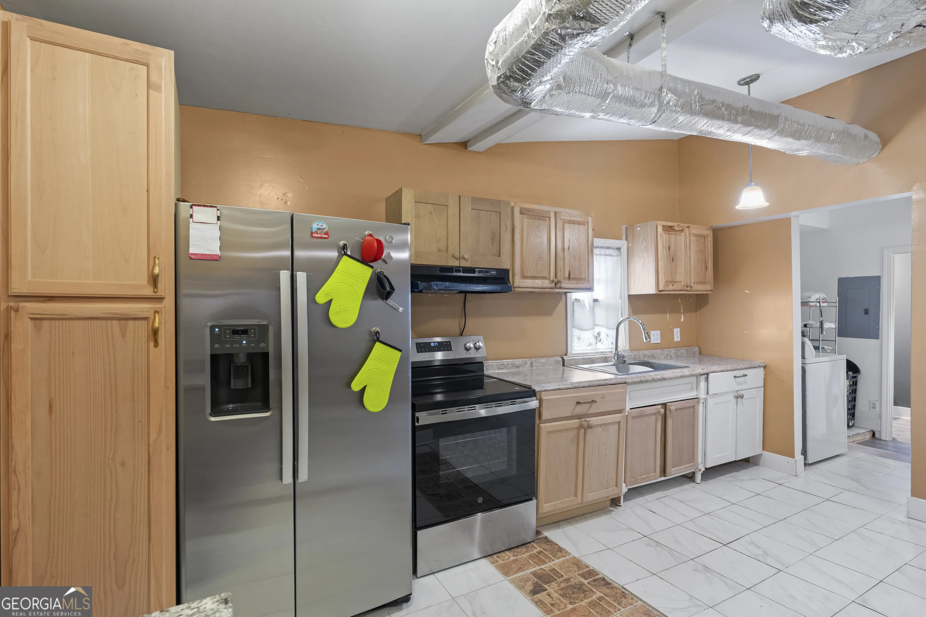 3209 Peachtree St — photo 24 of 24