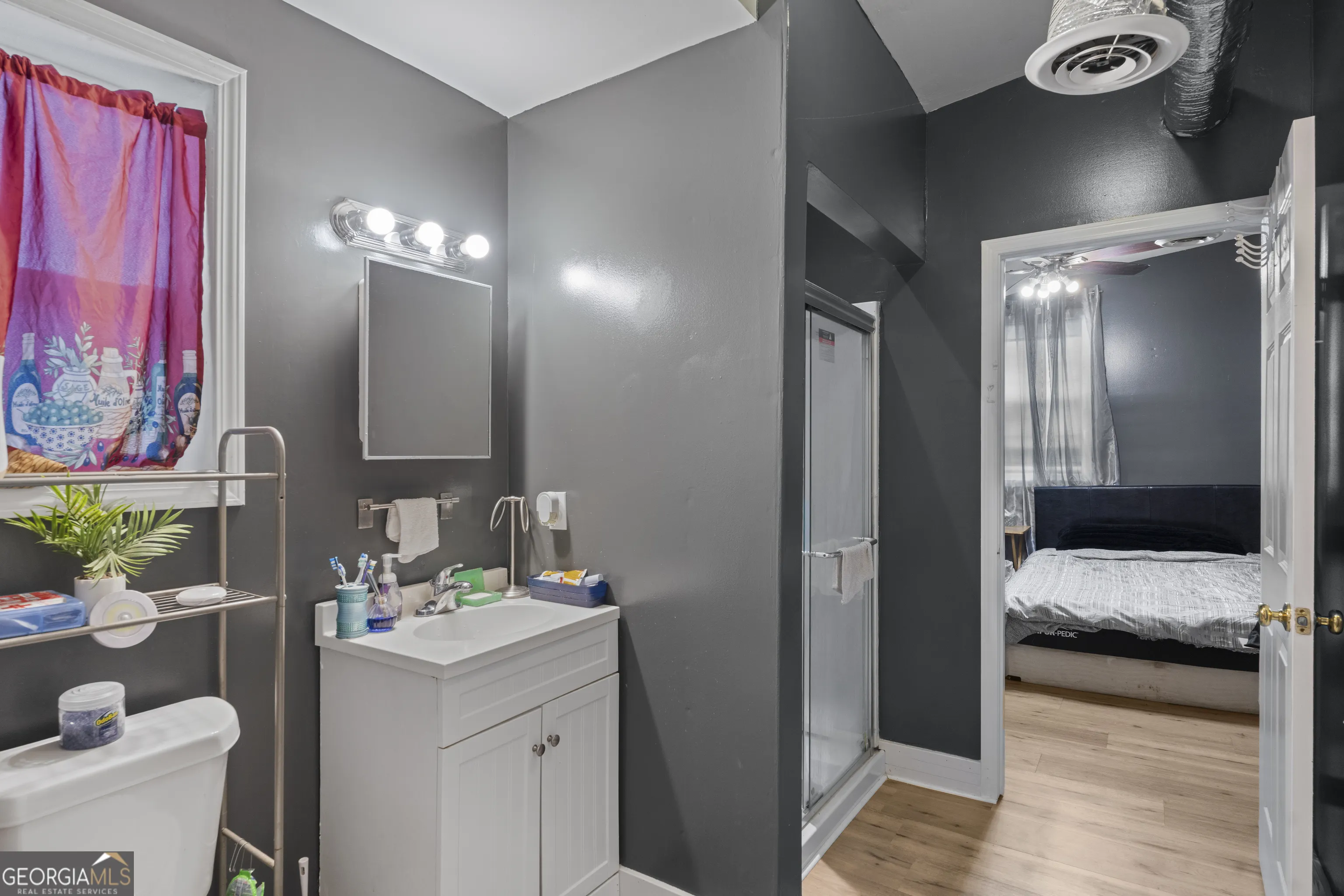 3209 Peachtree St — photo 5 of 24