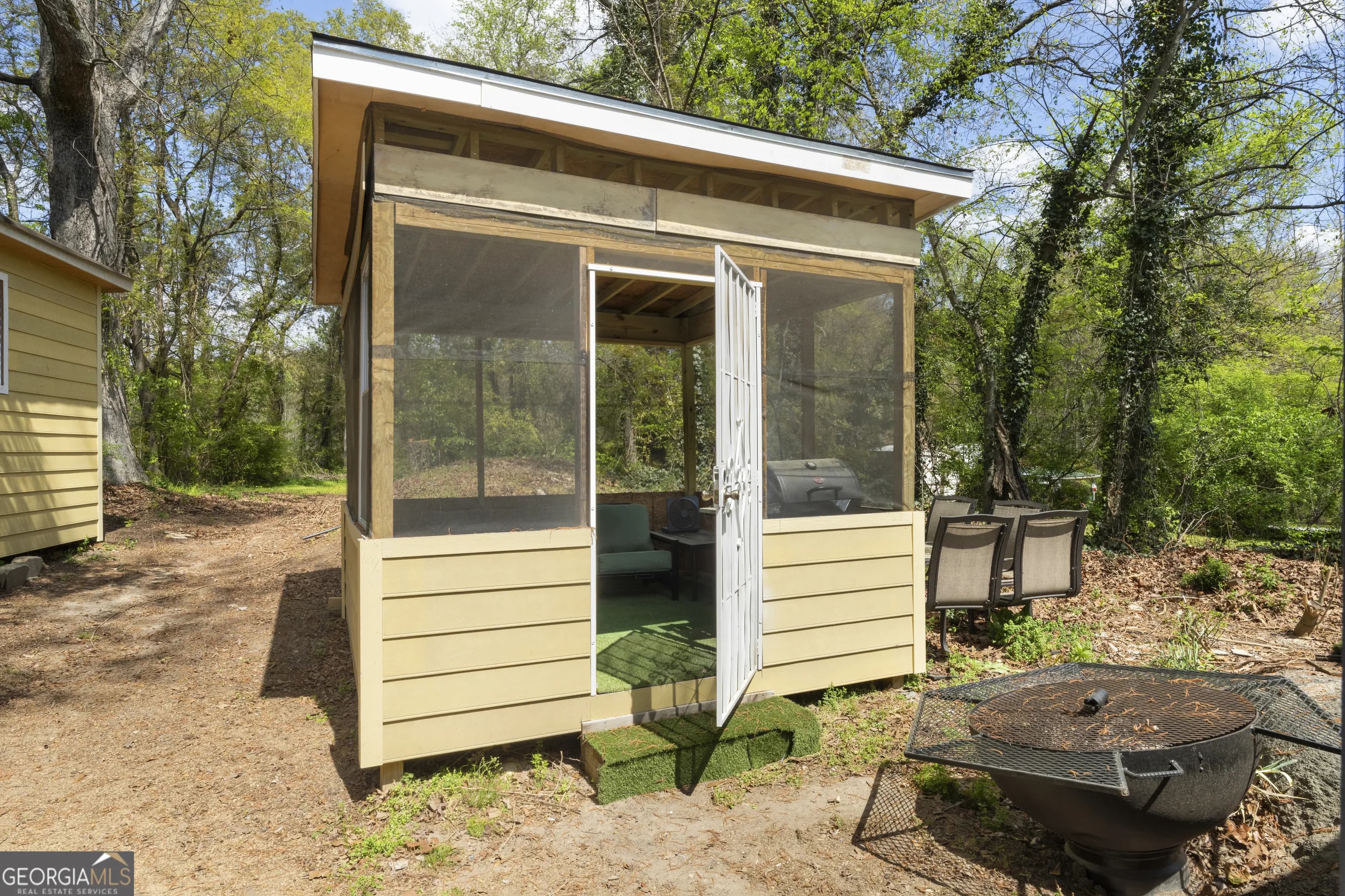 3209 Peachtree St — photo 10 of 24