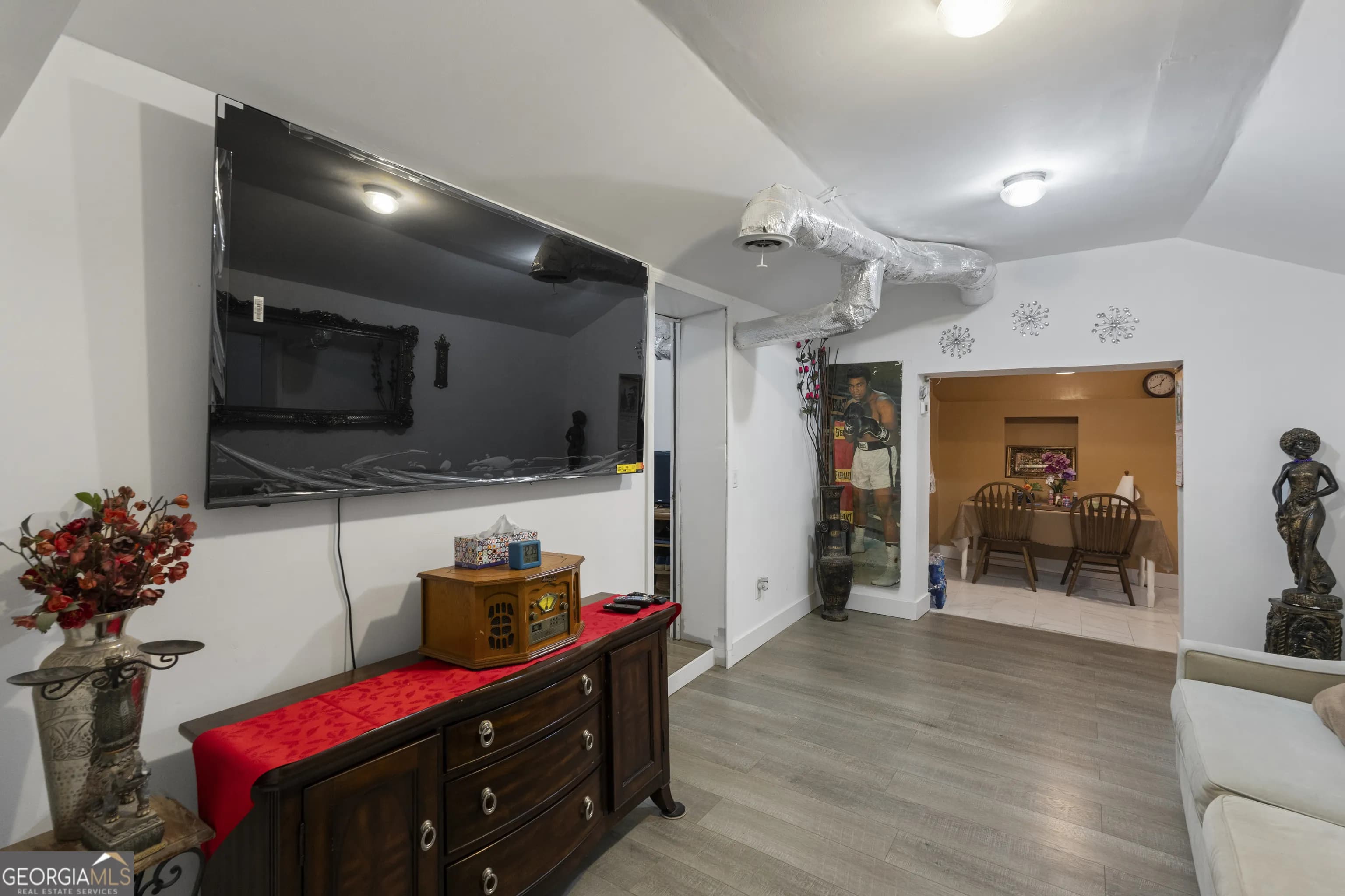 3209 Peachtree St — photo 19 of 24