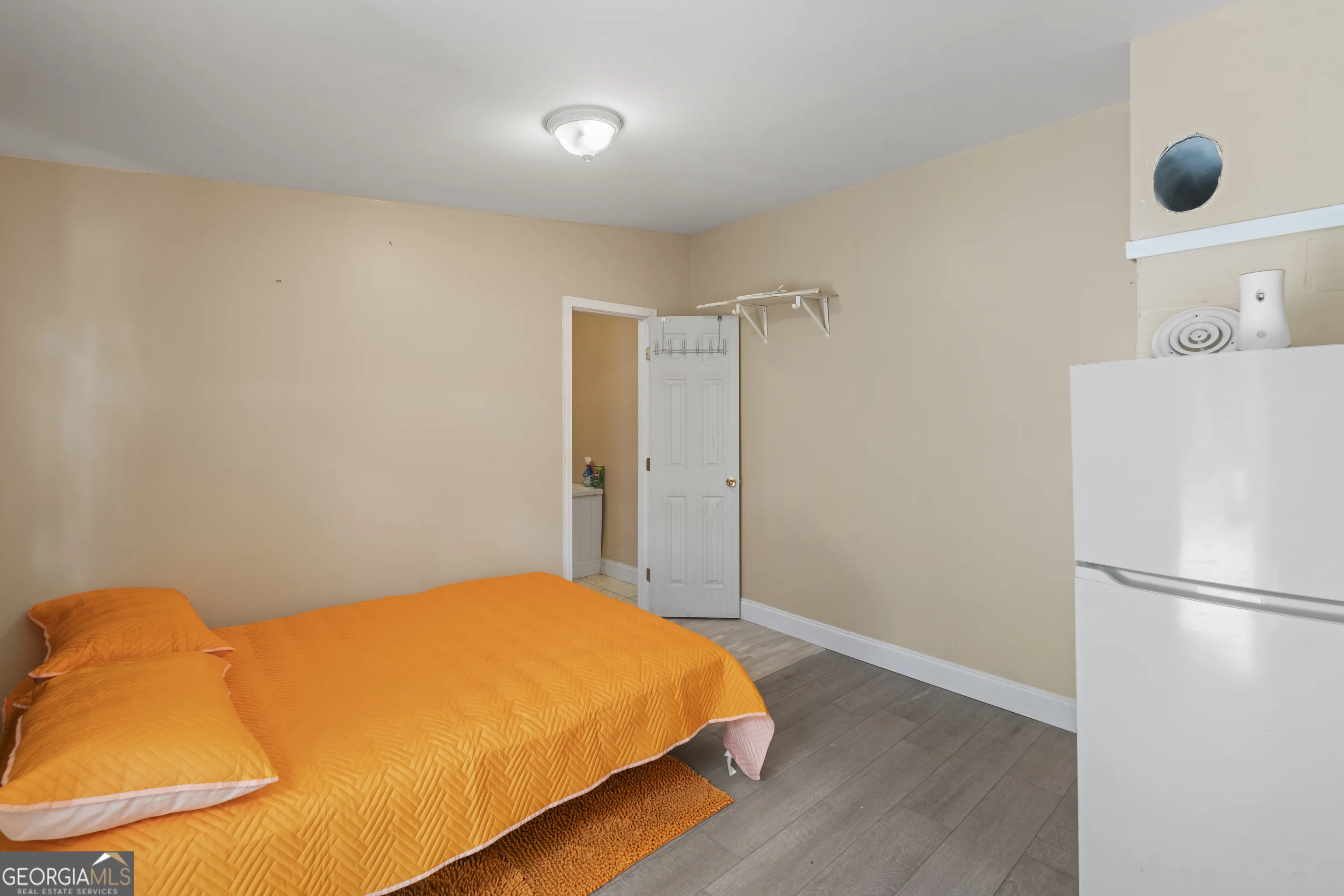 3209 Peachtree St — photo 7 of 24