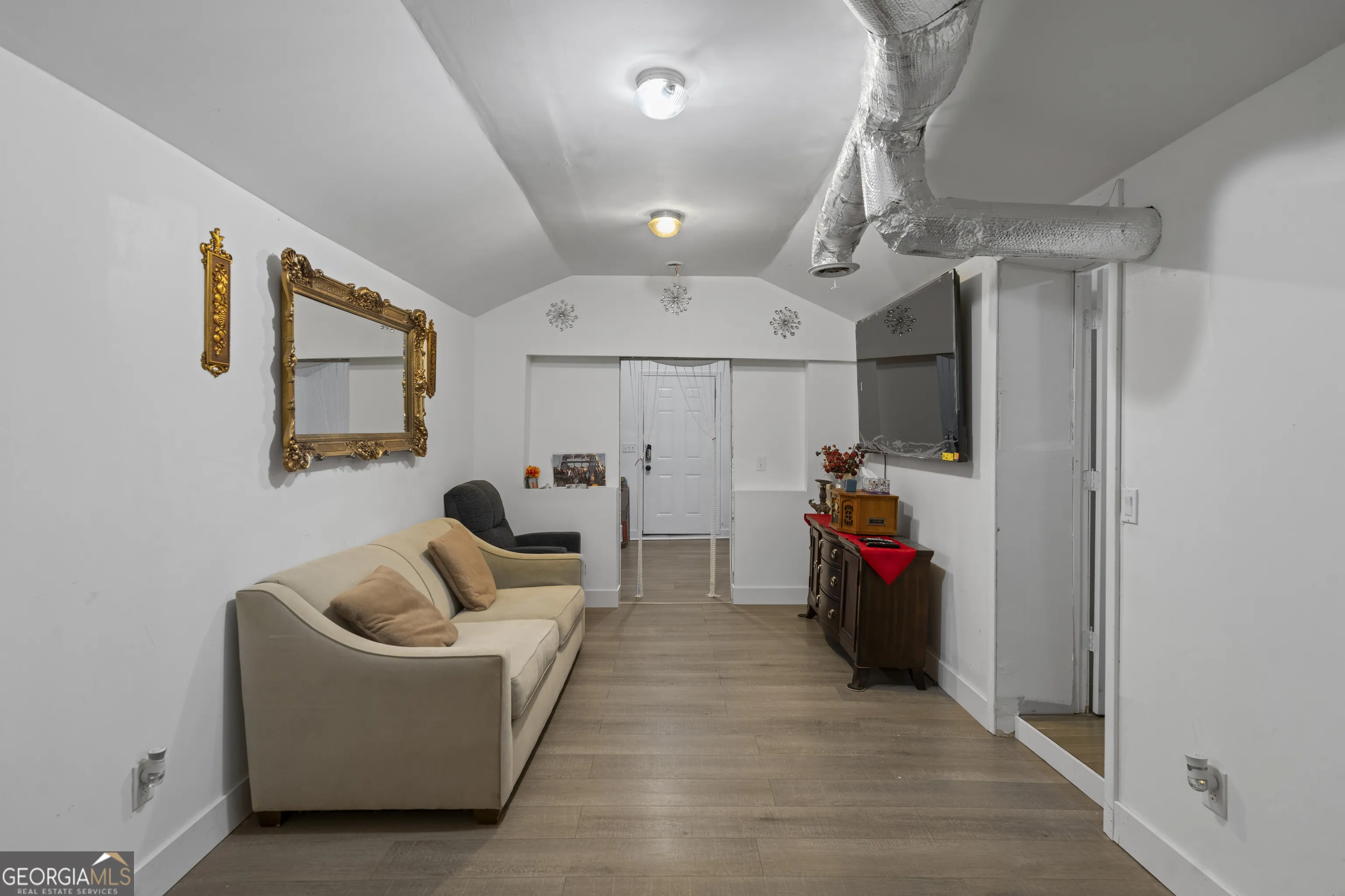 3209 Peachtree St — photo 20 of 24