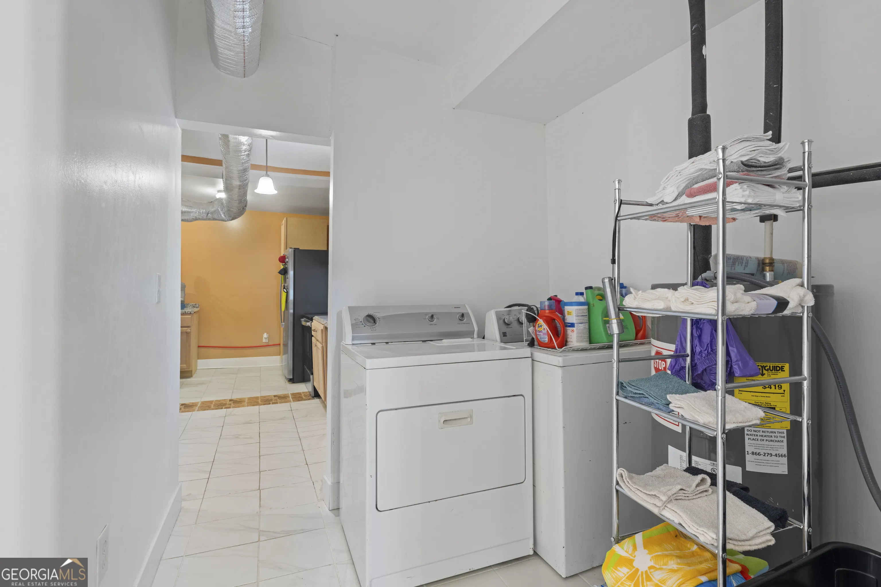 3209 Peachtree St — photo 4 of 24