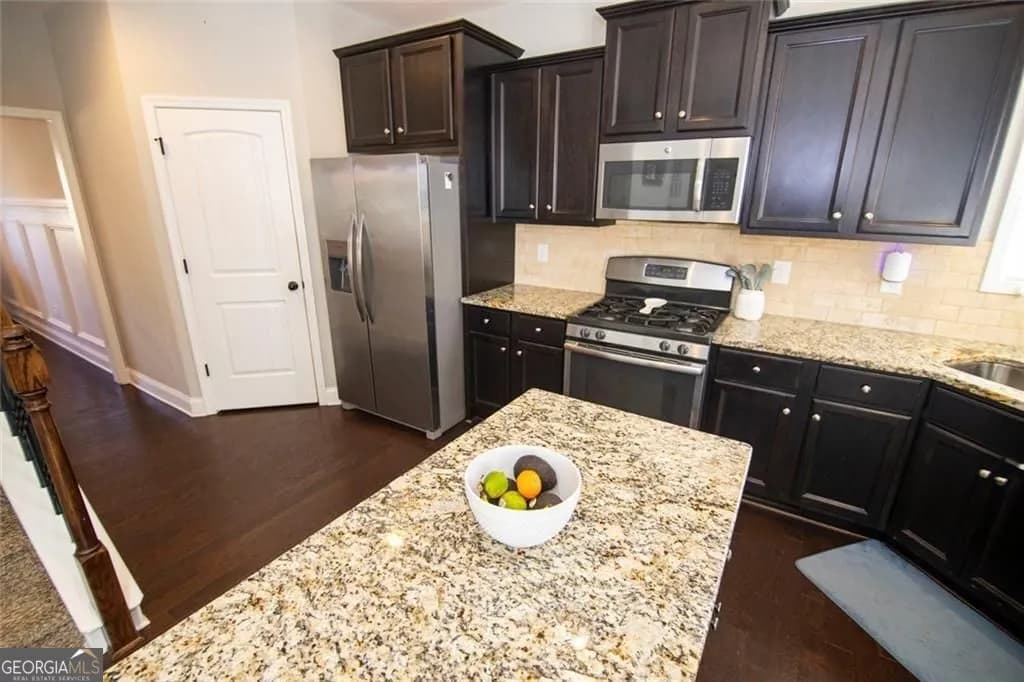 255 Fieldstone Ln — photo 2 of 44